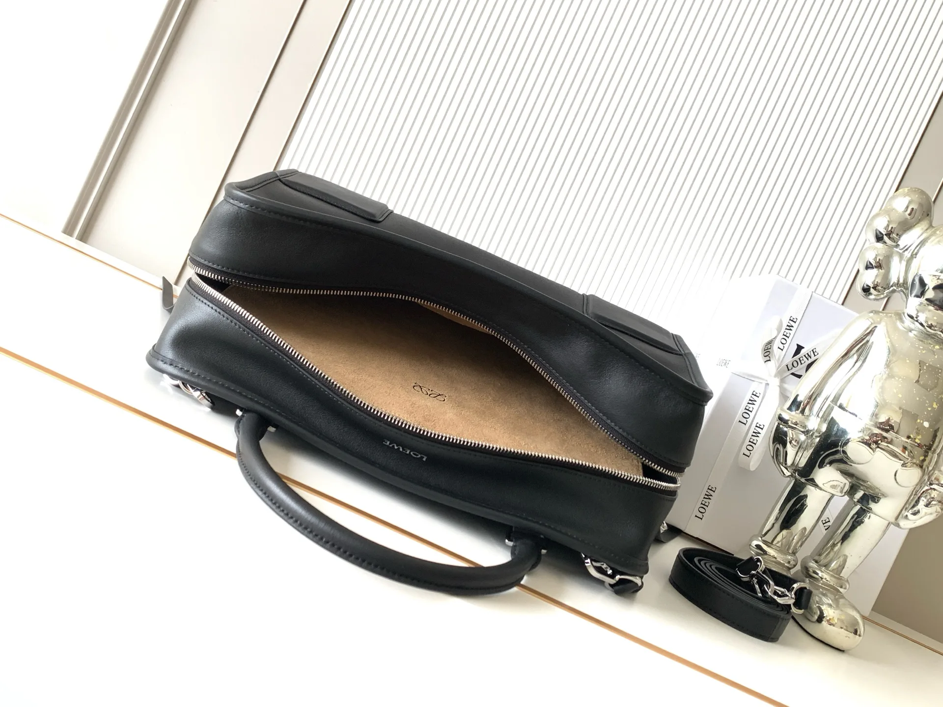 Women's Classic Handbags LOEWE 18326760