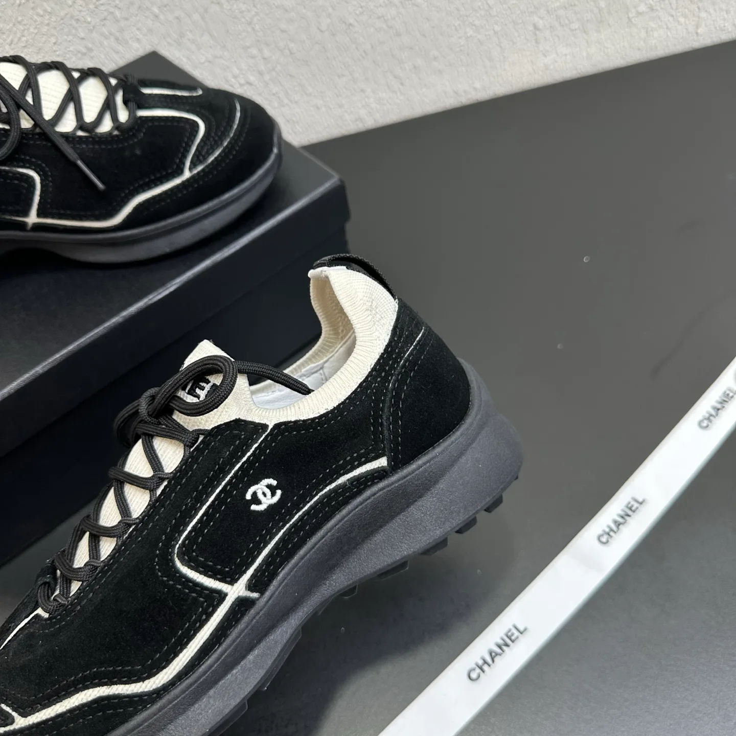 Women's Sneakers CHANEL 17934451
