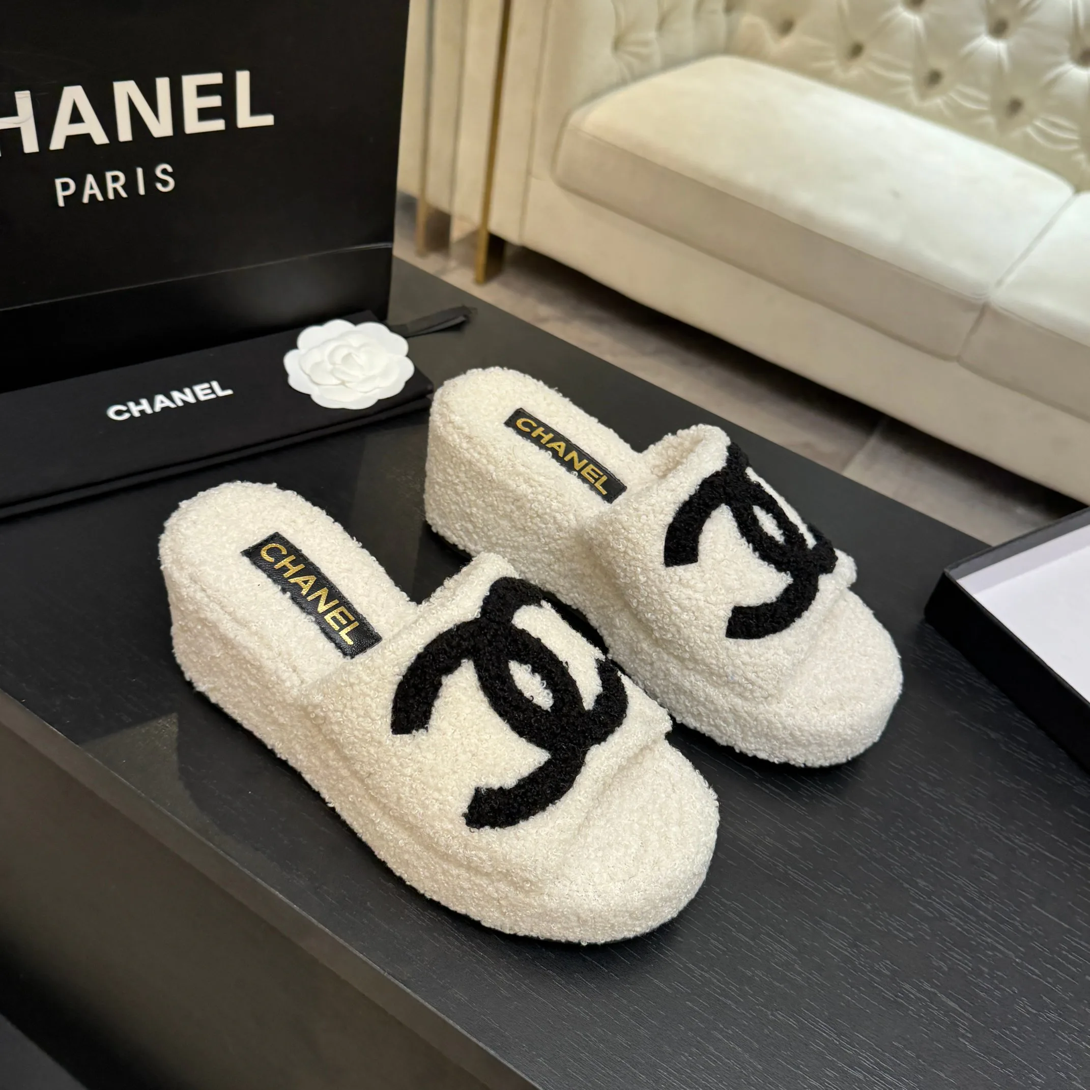 Women's Slippers CHANEL 18500996