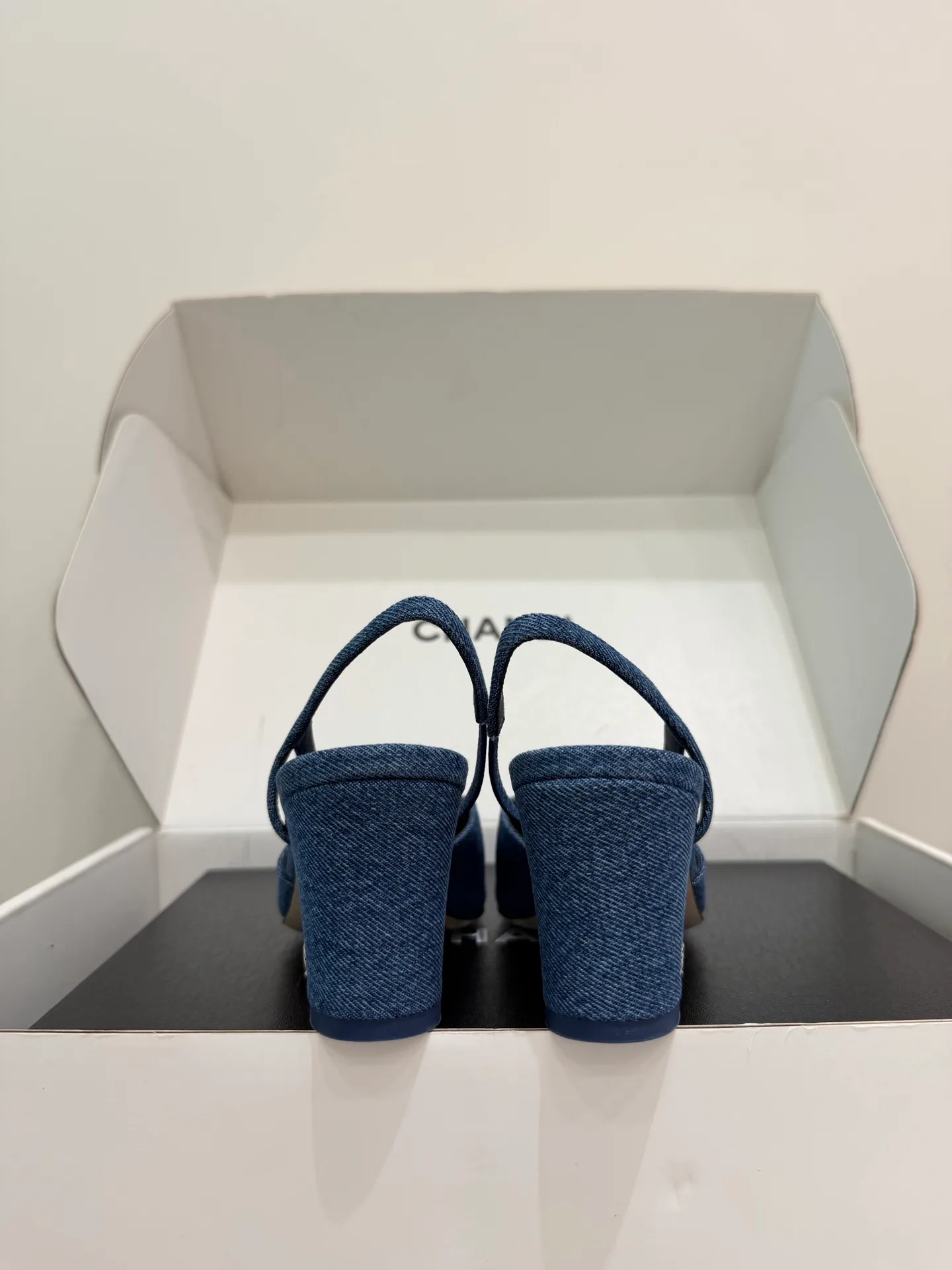 Women's Open-Toe Sandals CHANEL 18080057