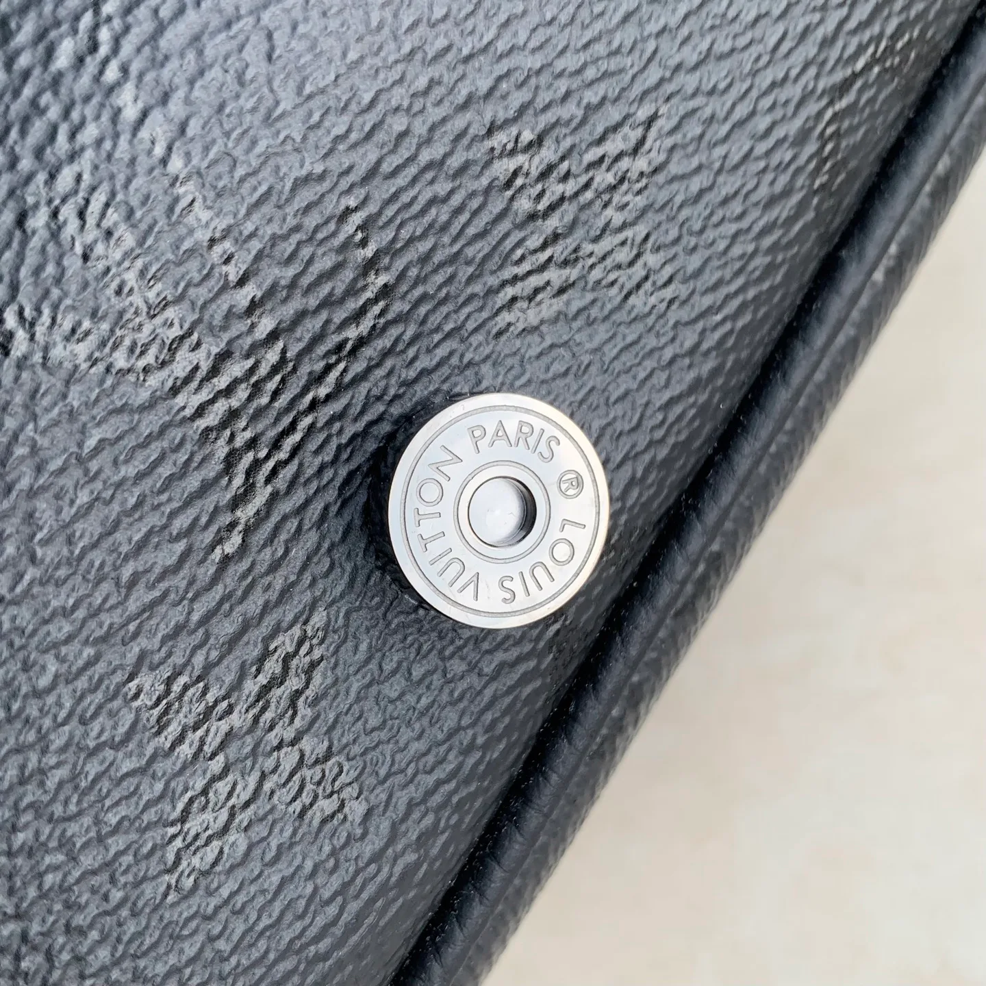 Women's Shoulder Bags LOUIS VUITTON 18147470