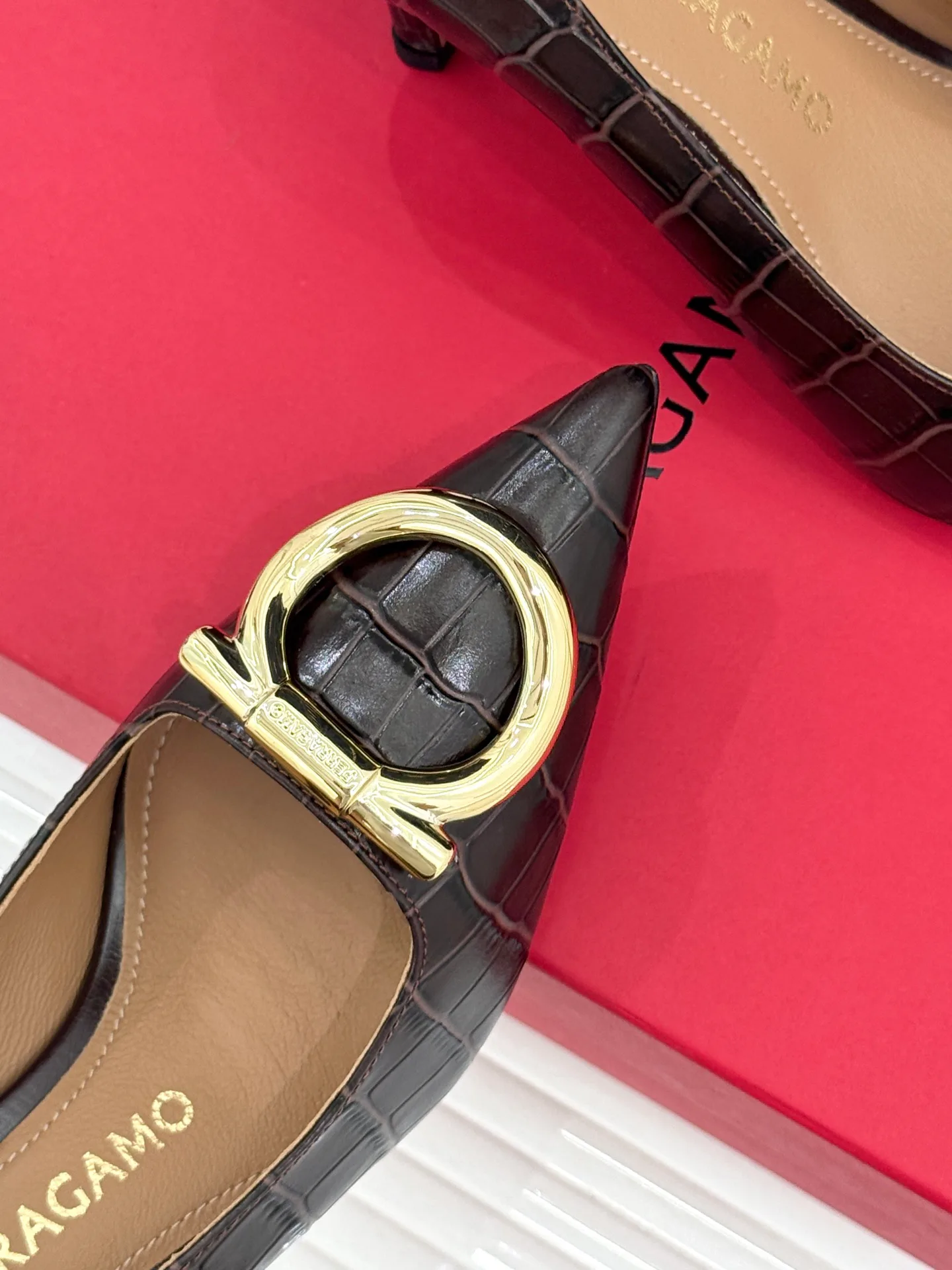 Women's Heels SALVATORE FERRAGAMO 18104107