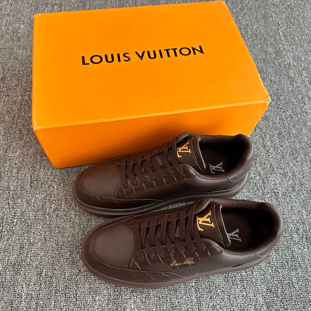 Men's Sneakers LOUIS VUITTON 18394327