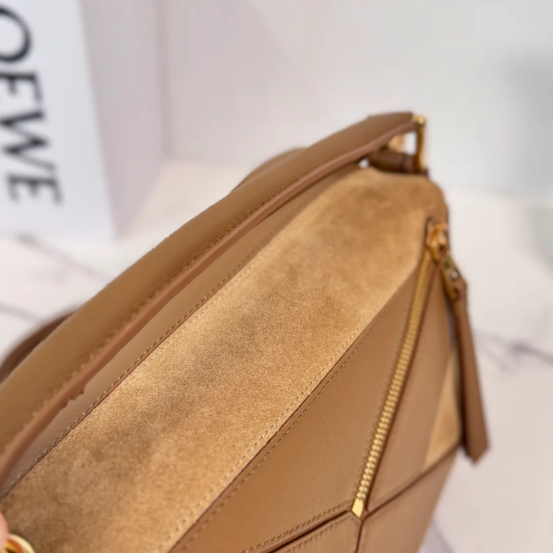 Классические Сумки Женские Loewe 18634782