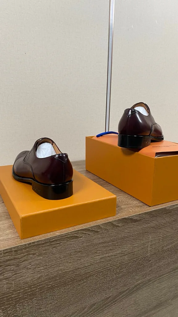 Men's Loafers And Dress Shoes LOUIS VUITTON 18193973