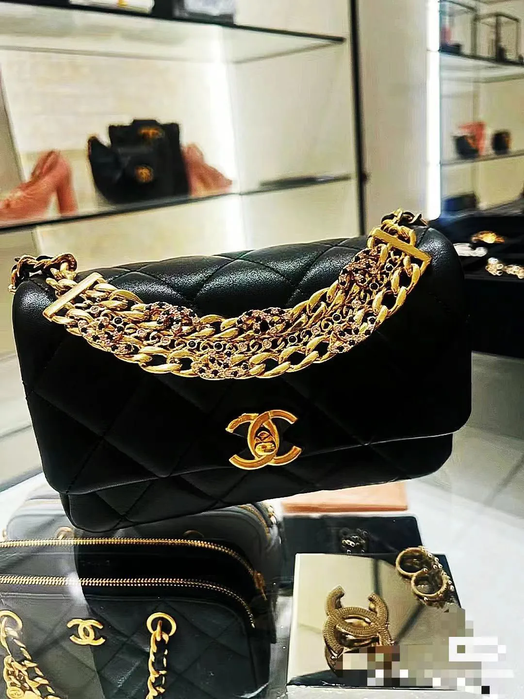 Women's Classic Handbags CHANEL 18065960