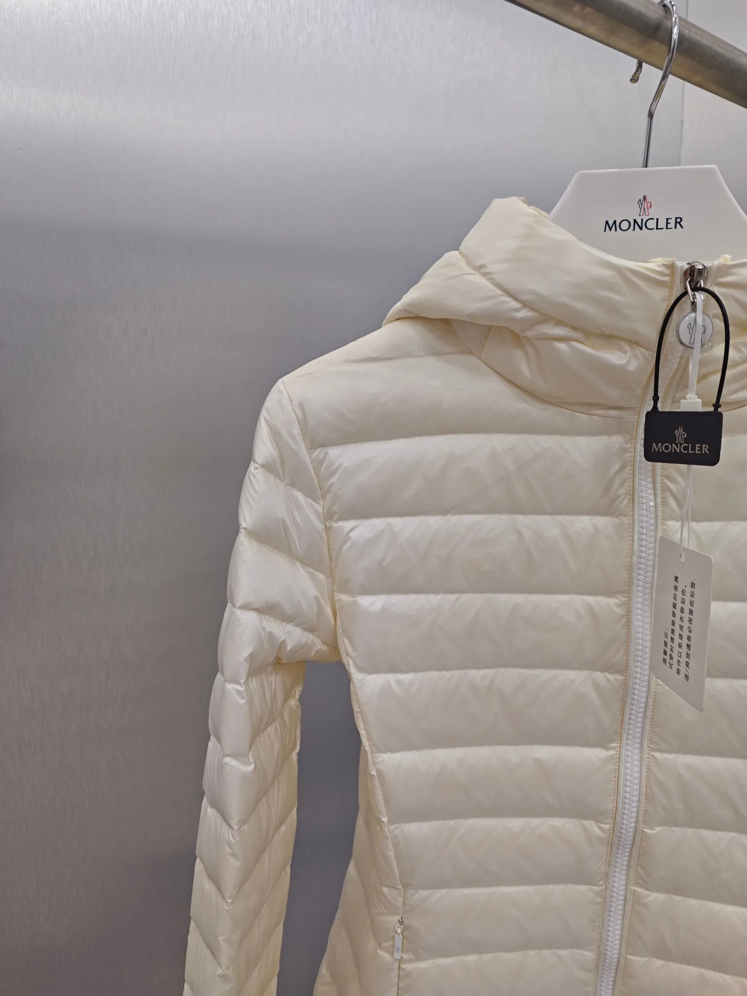 Women's Jackets And Down Jackets MONCLER 17865412