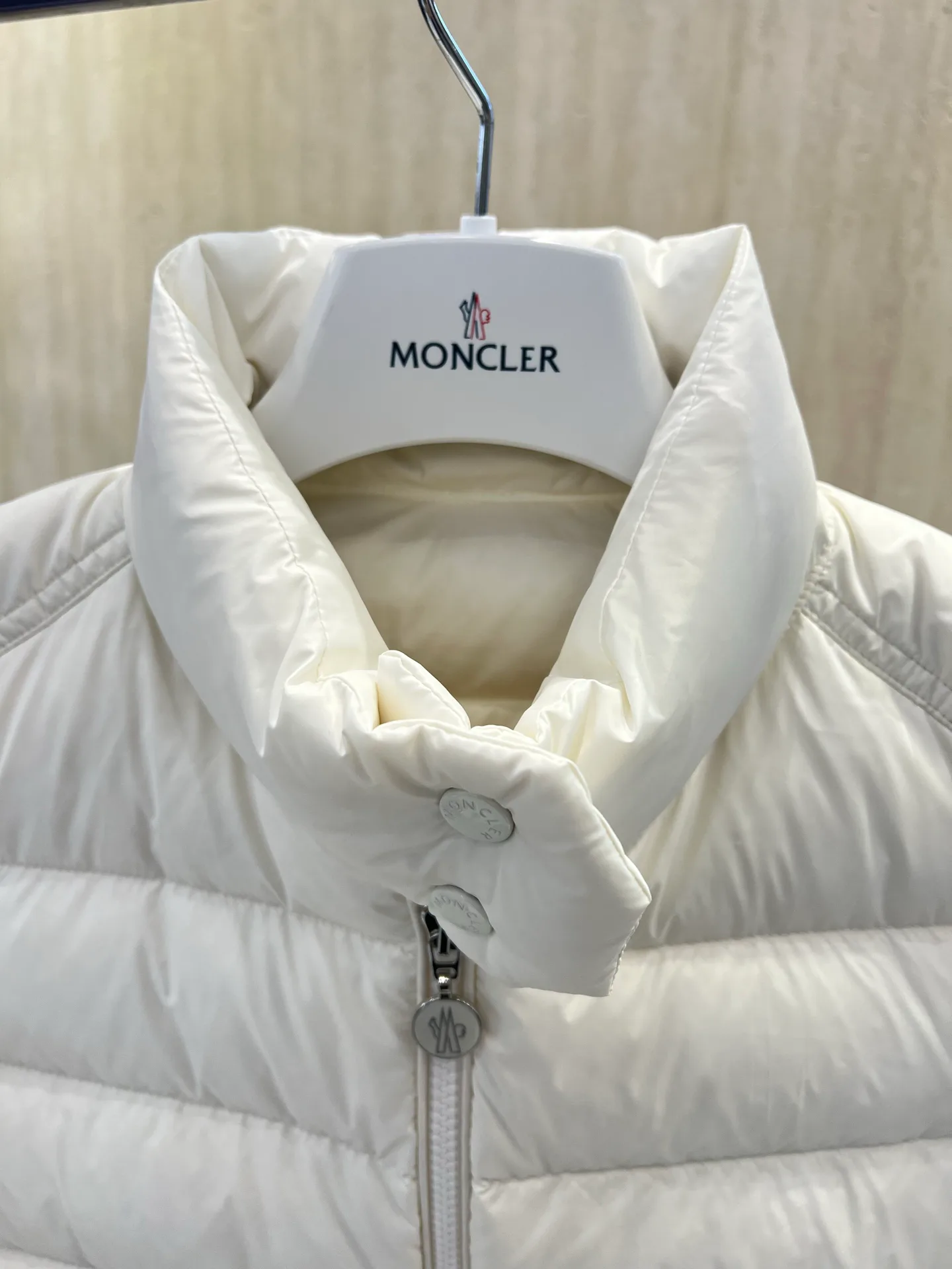 Men's Jackets And Down Jackets MONCLER 18434494