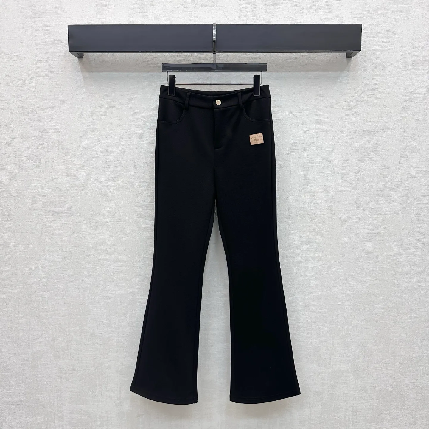 Women's Trousers LOUIS VUITTON 18228460