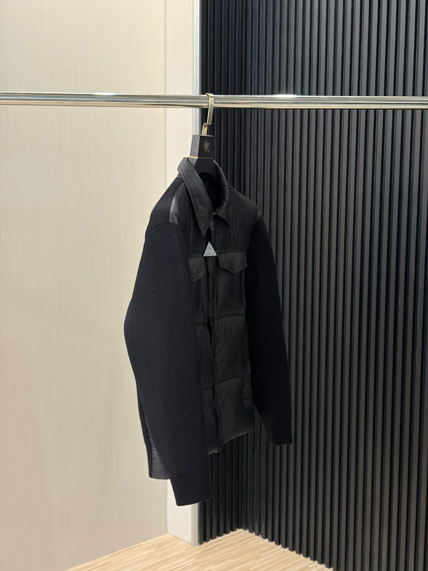 Women's Jackets And Down Jackets MONCLER 18391735