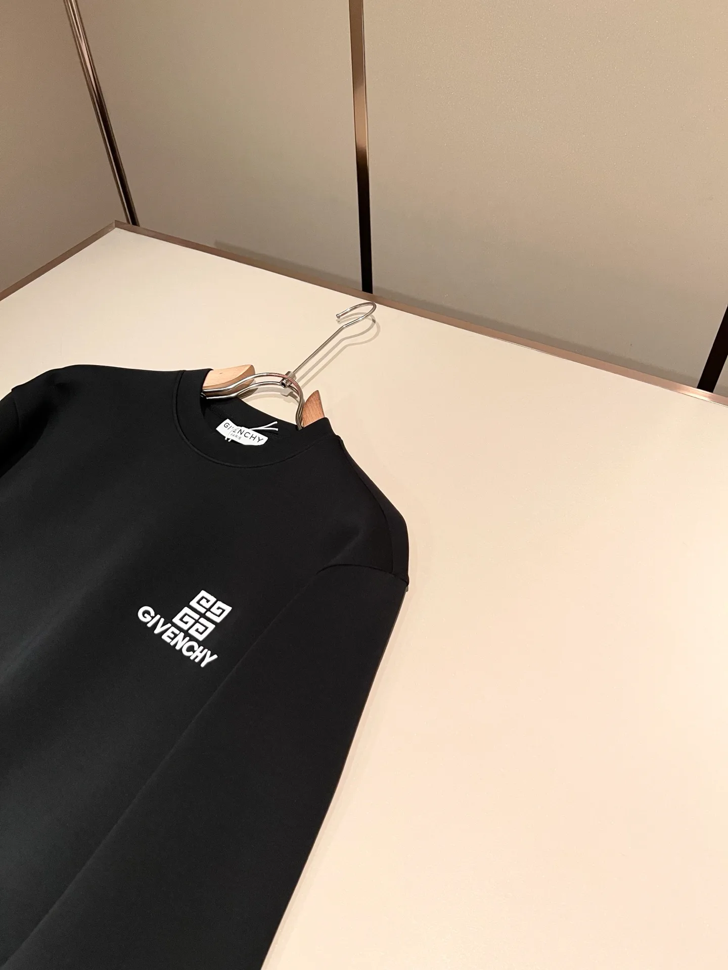 Men's Sweatshirts And Hoodies GIVENCHY 18081246