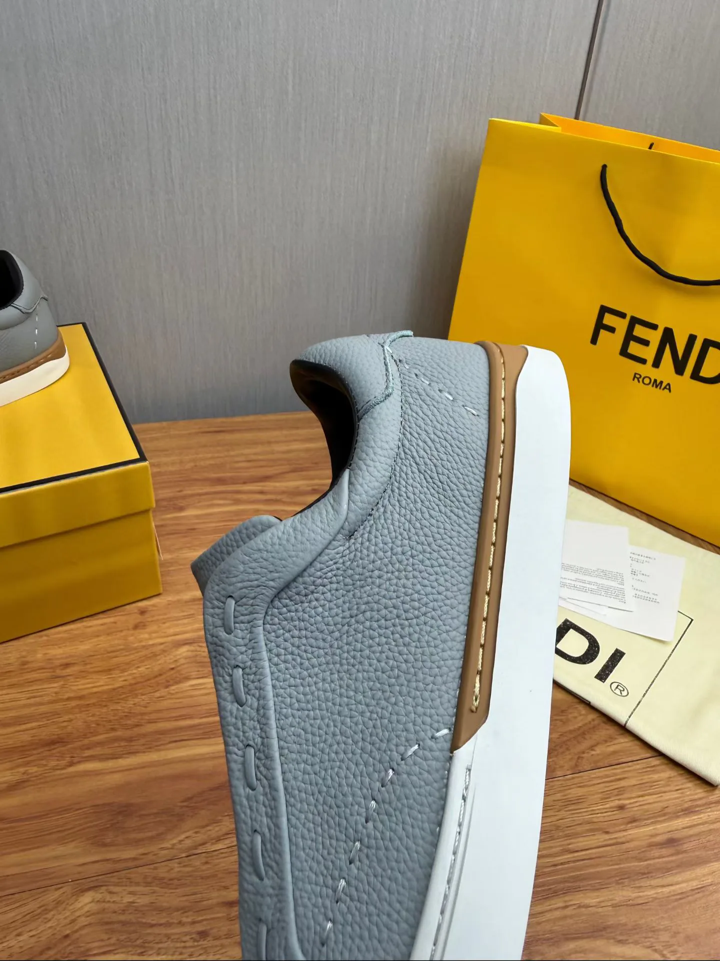Women's Sneakers FENDI 18103055