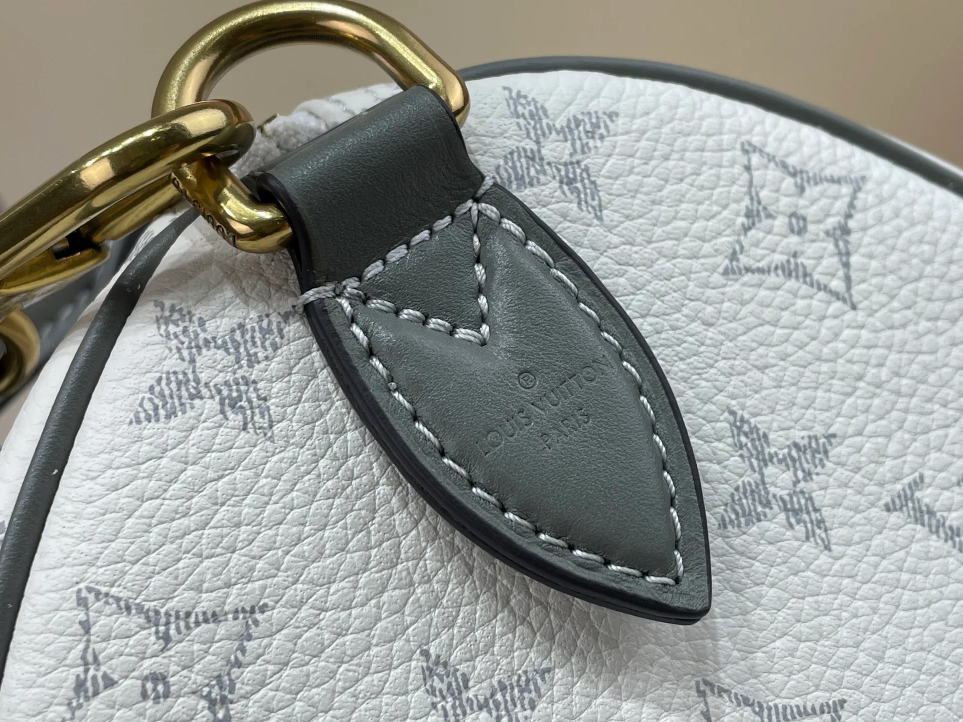 Women's Classic Handbags LOUIS VUITTON 17838917