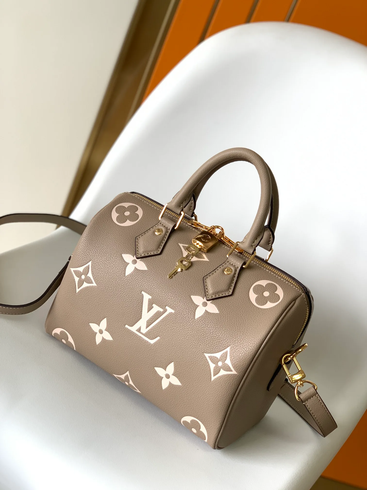 Women's Classic Handbags LOUIS VUITTON 17813558