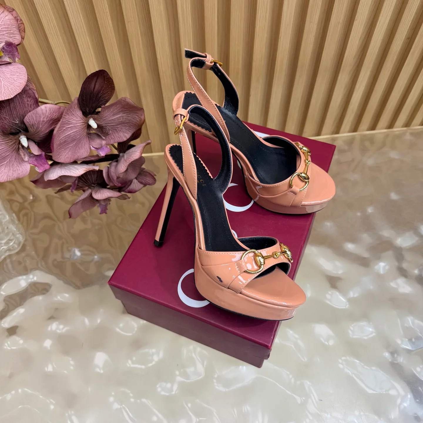 Women's Open-Toe Sandals GUCCI 17467491