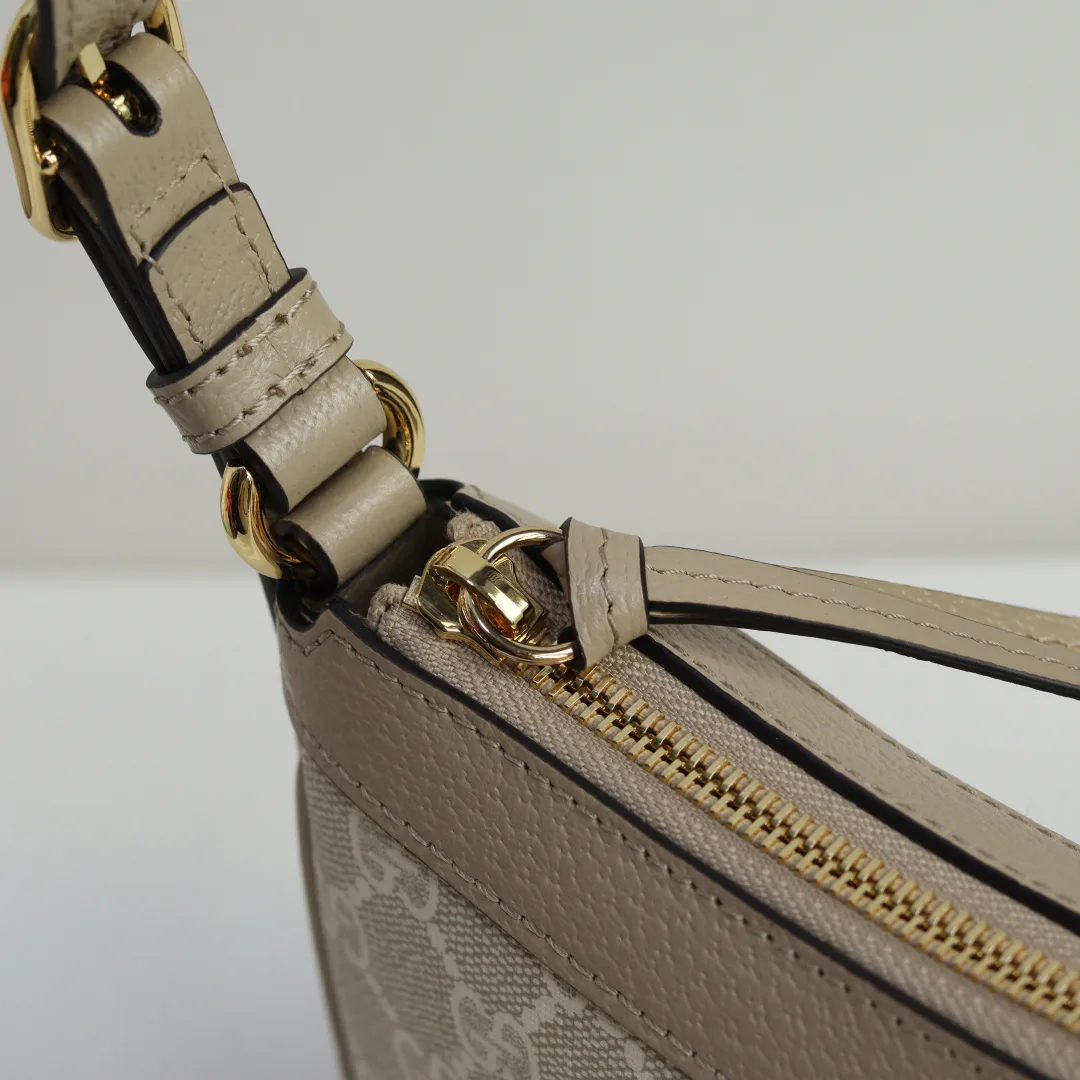 Women's Classic Handbags GUCCI 17947786