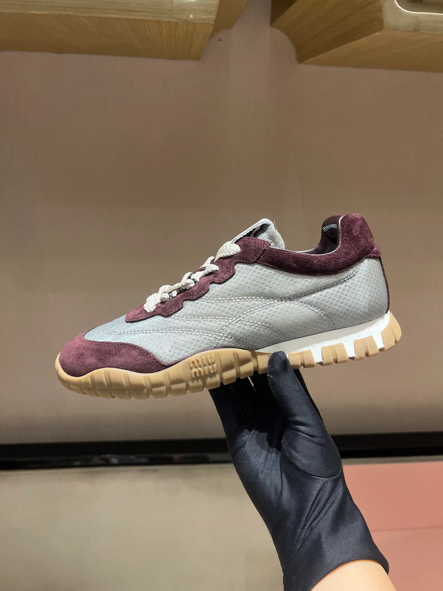 Women's Sneakers MIU MIU 18020556