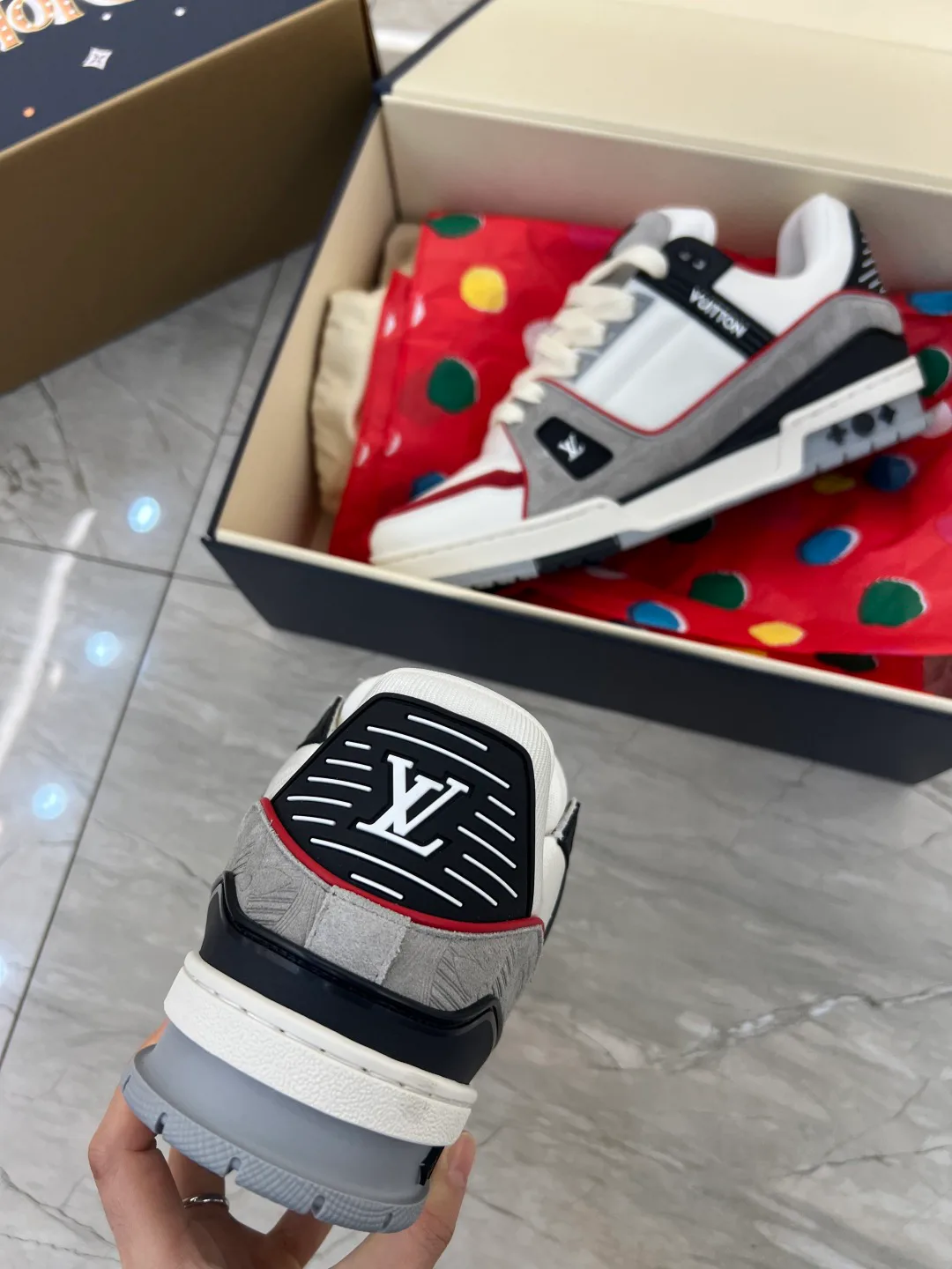 Women's Sneakers LOUIS VUITTON 17941659