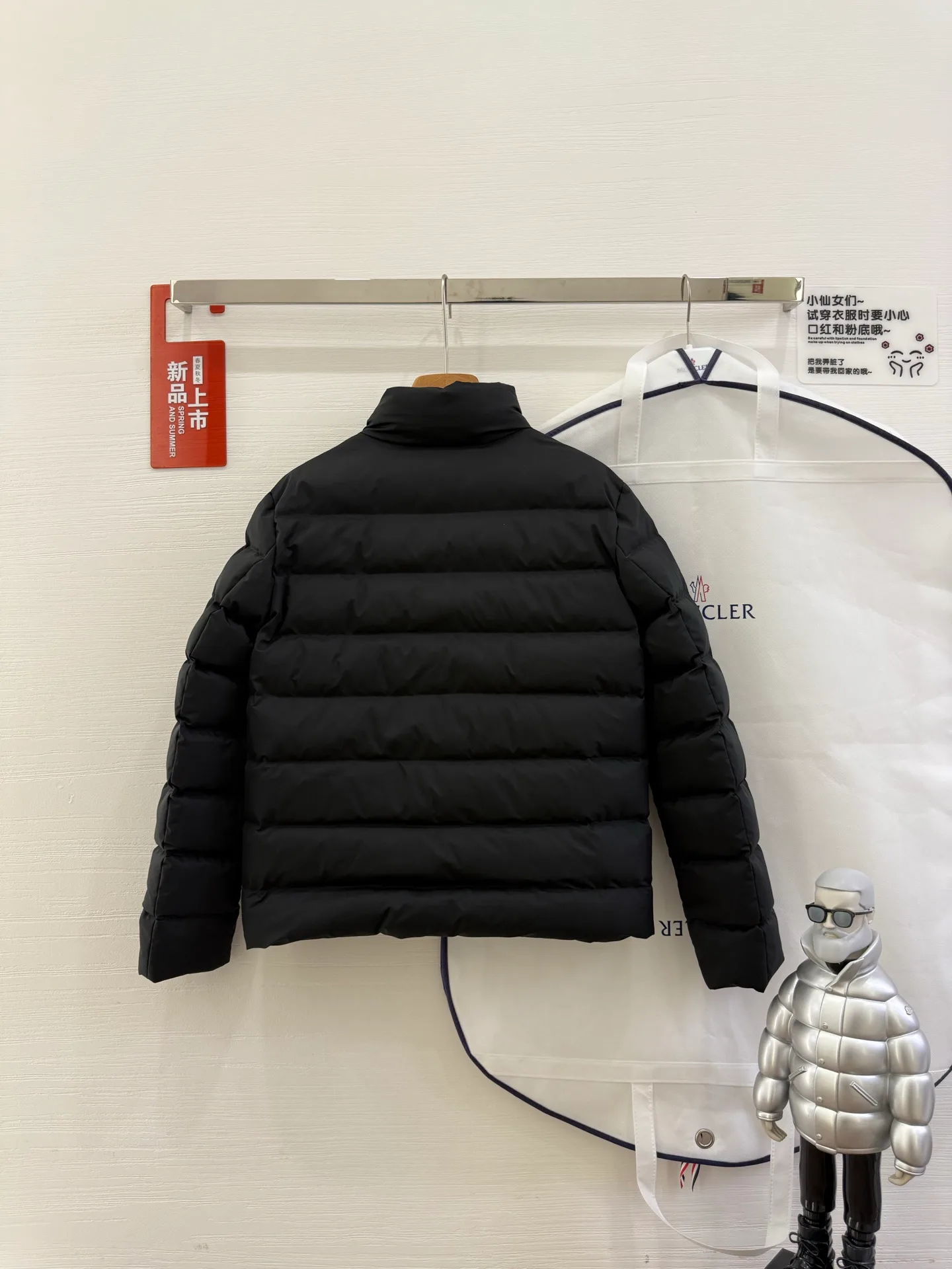 Women's Jackets And Down Jackets MONCLER 17821364