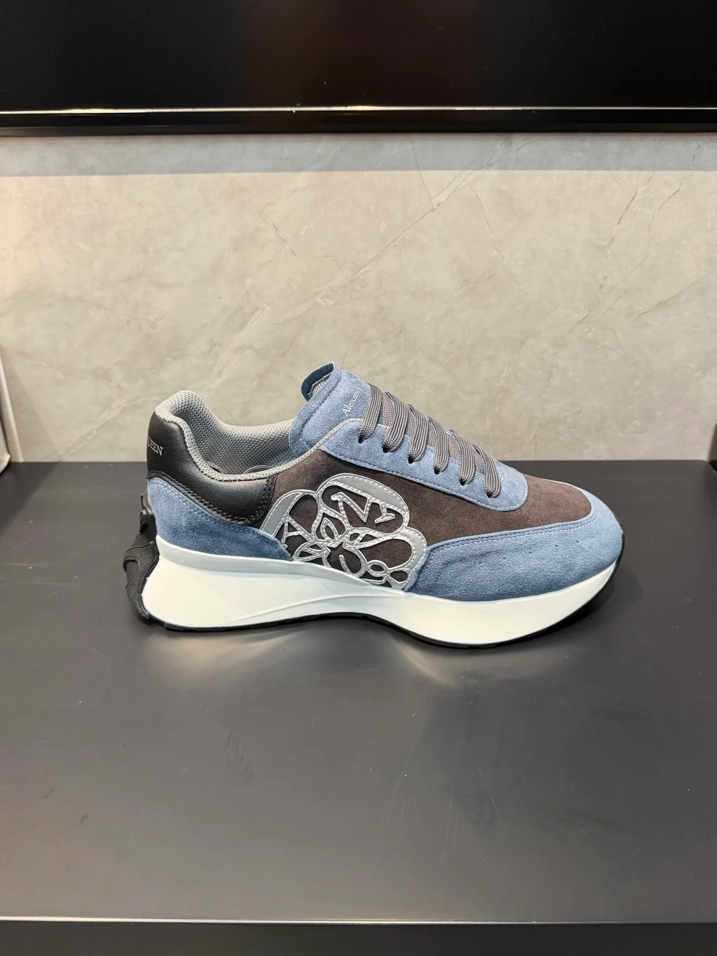 Women's Sneakers ALEXANDER MCQUEEN 18363894