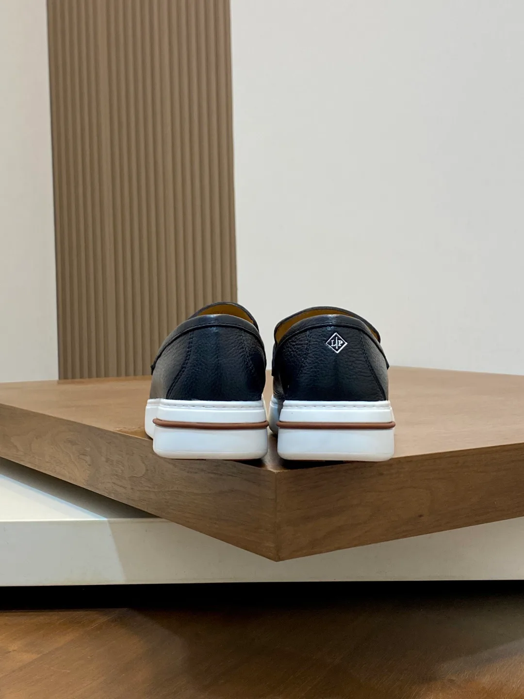 Men's Loafers And Dress Shoes LORO PIANA 18079012