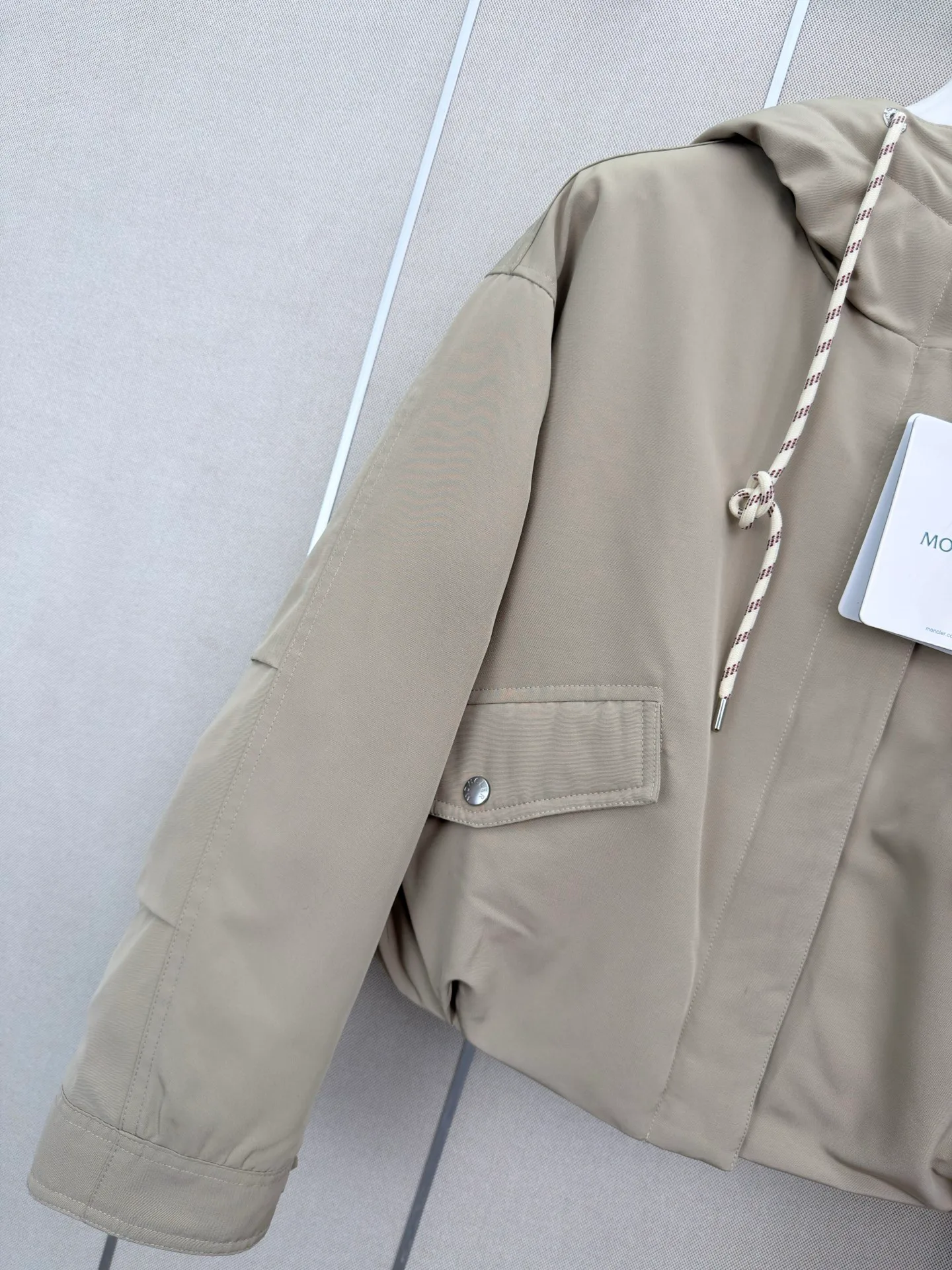 Women's Jackets And Down Jackets MONCLER 18402396