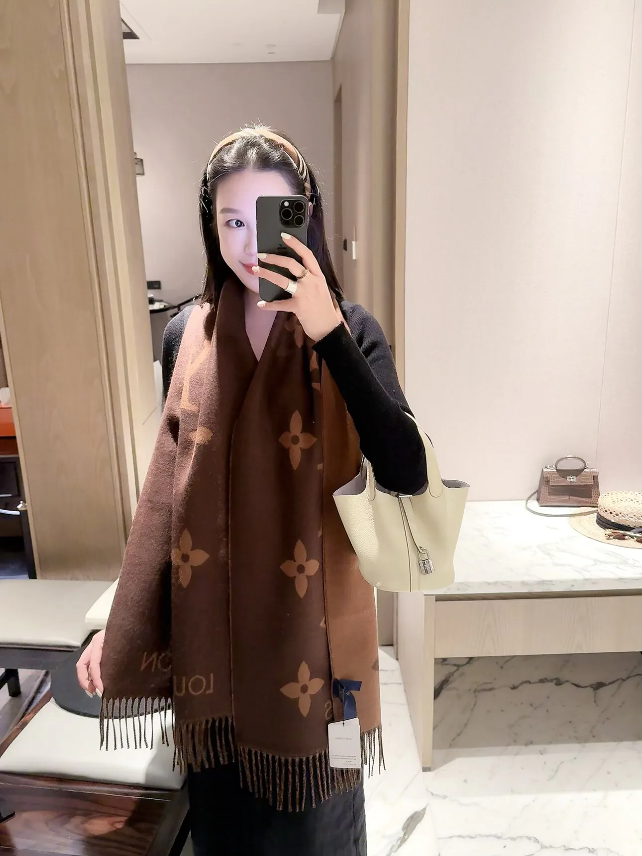 Scarves LOUIS VUITTON 18450155