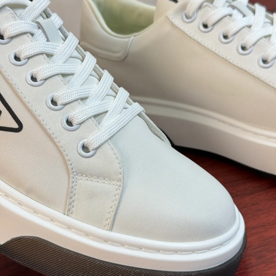 Men's Sneakers PRADA 16935015