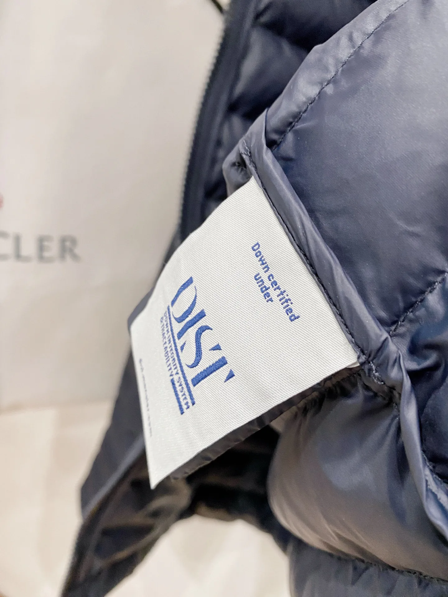 Women's Jackets And Down Jackets MONCLER 17632182