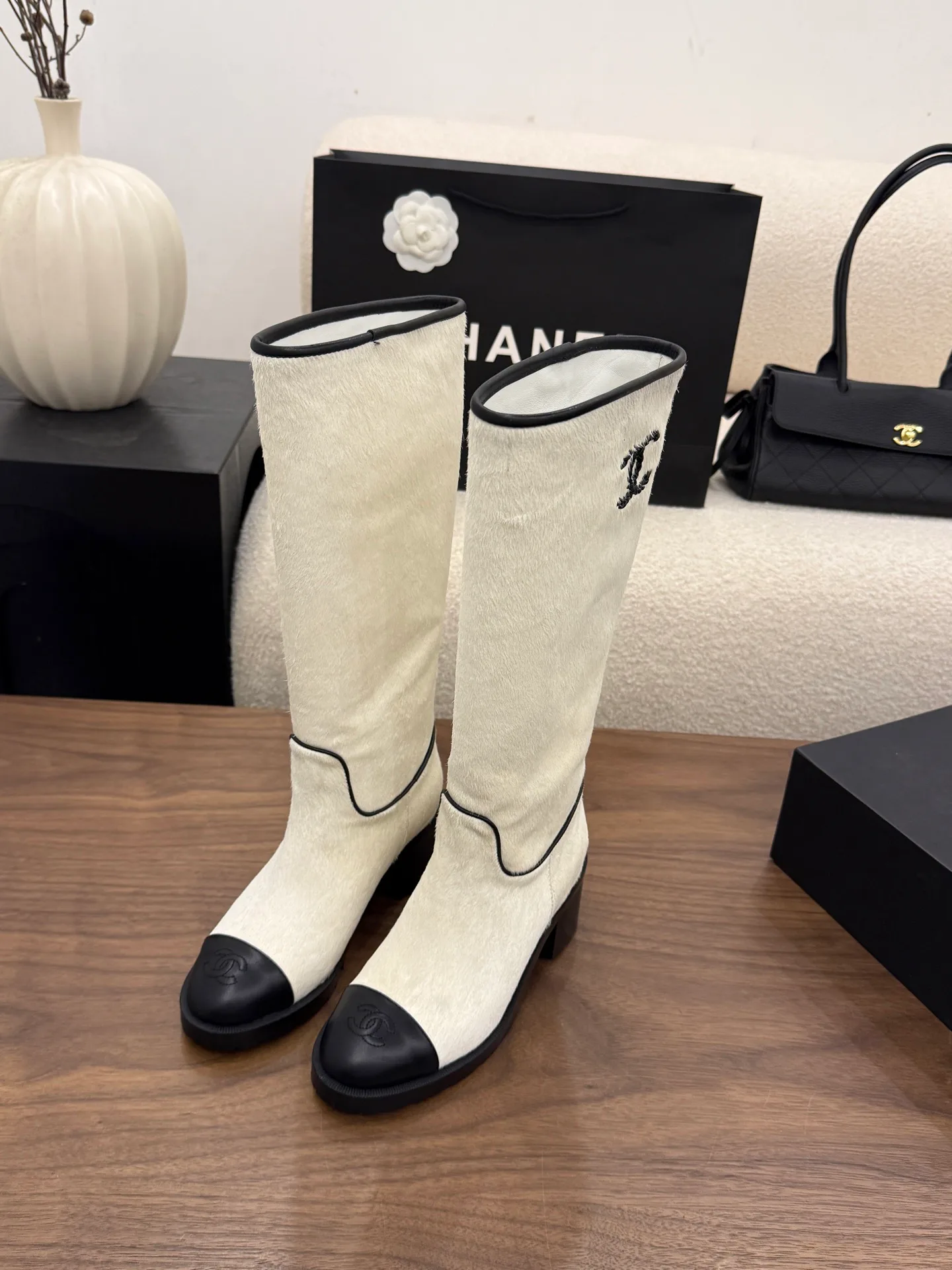 Women's Boots CHANEL 18223602