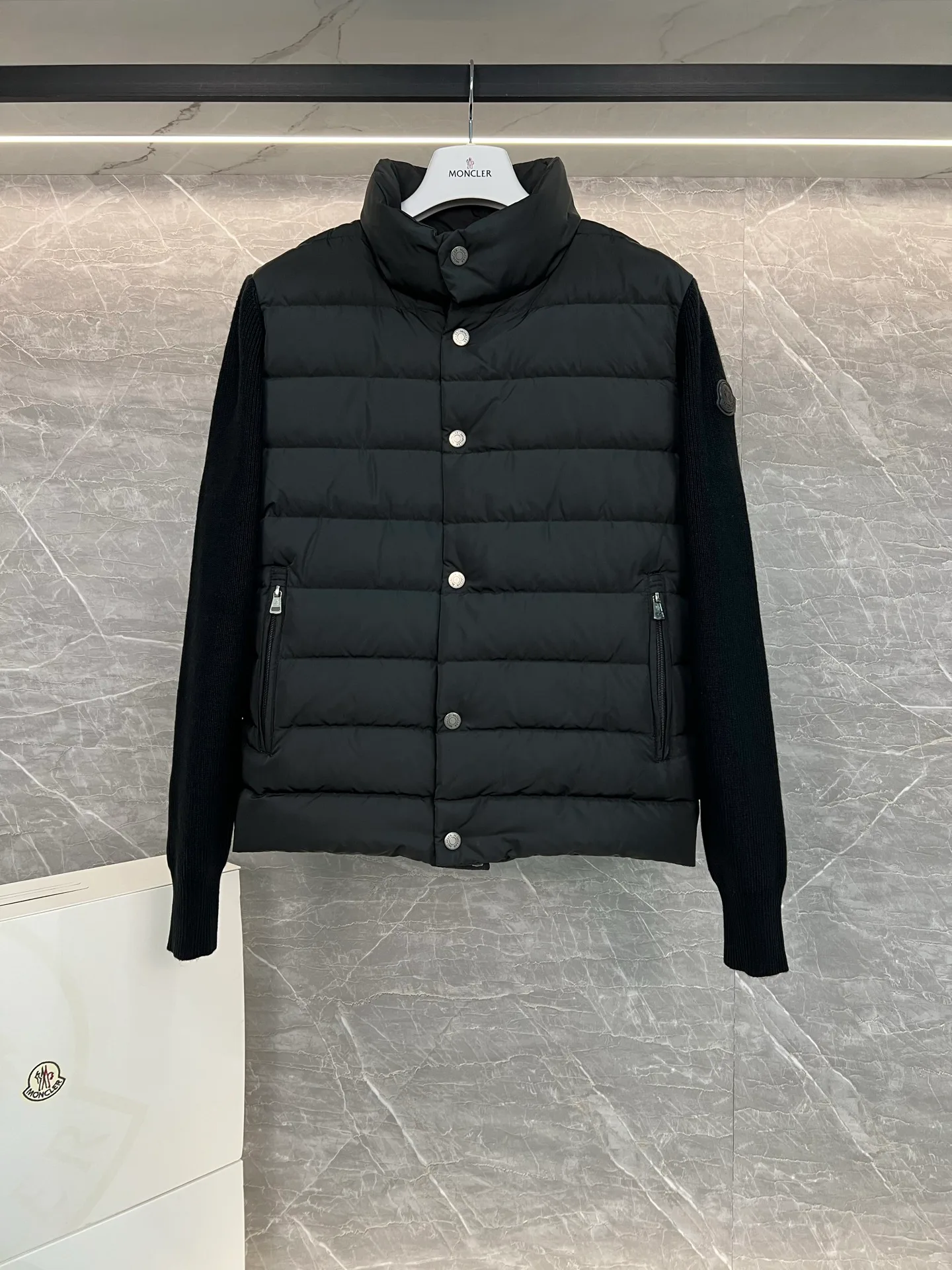 Куртки И Пуховики Мужские Moncler 18599840