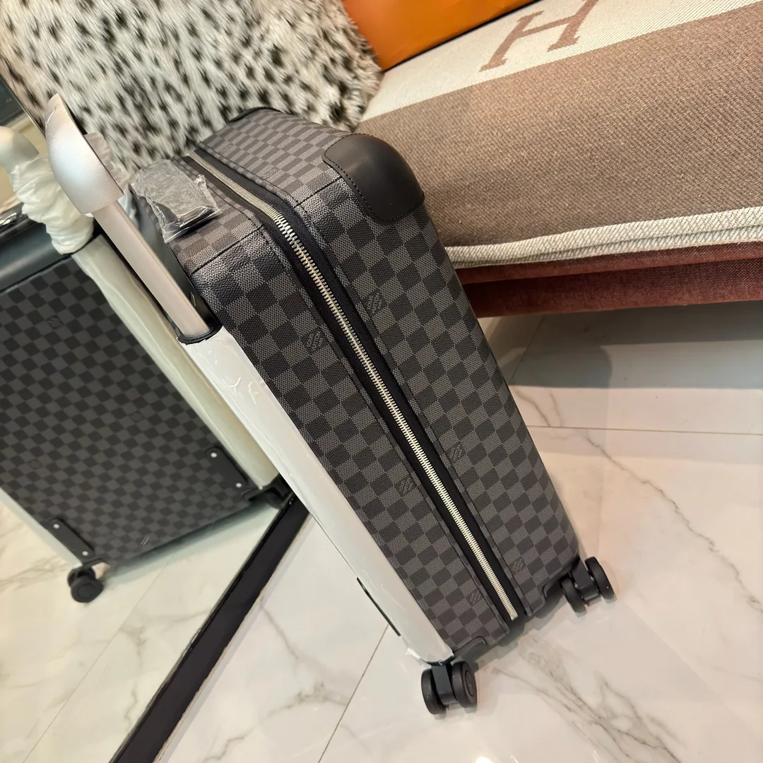 Suitcases LOUIS VUITTON 17675224