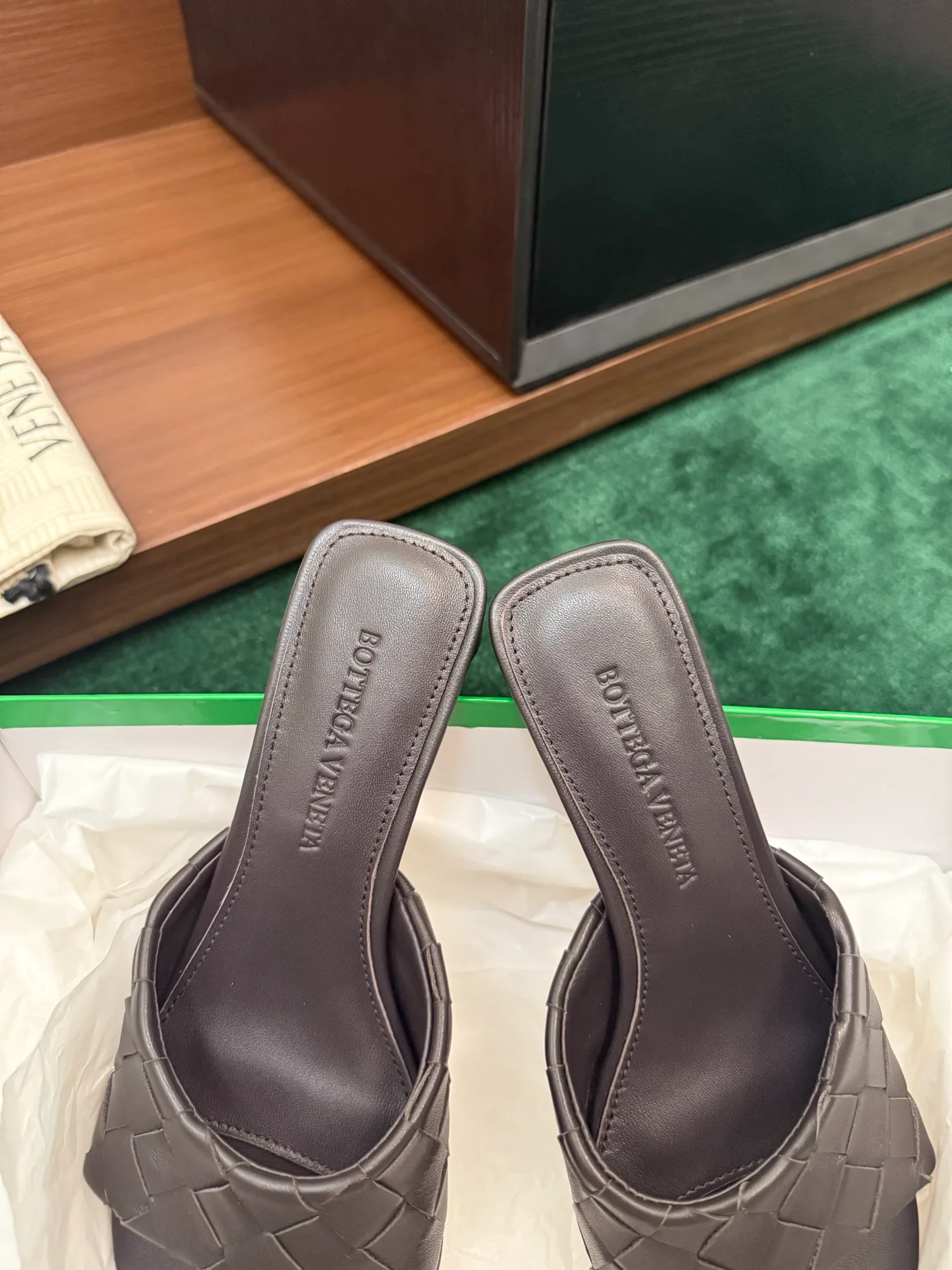 Women's Mules And Clogs BOTTEGA VENETA 17386135