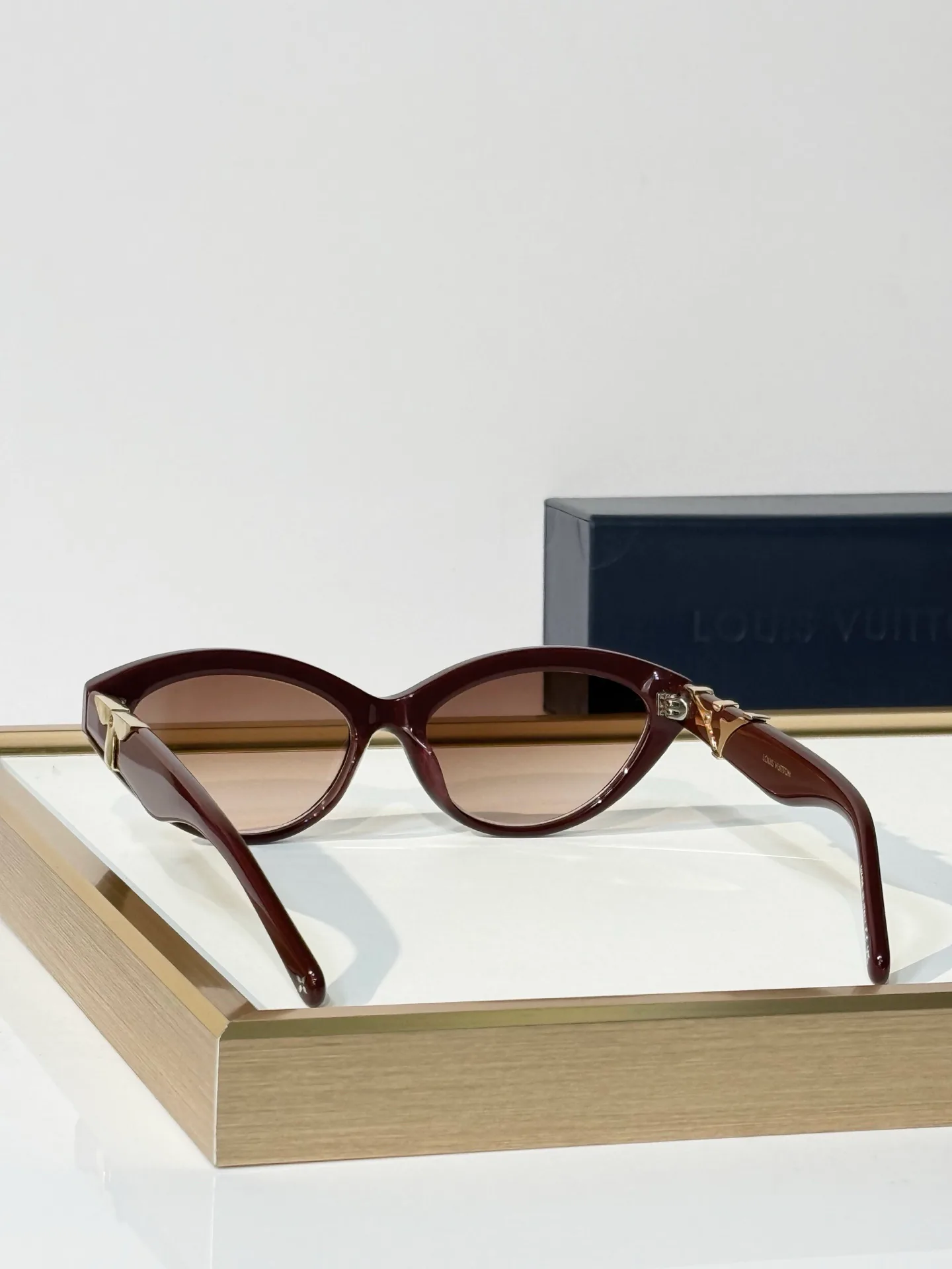 Glasses LOUIS VUITTON 18117697