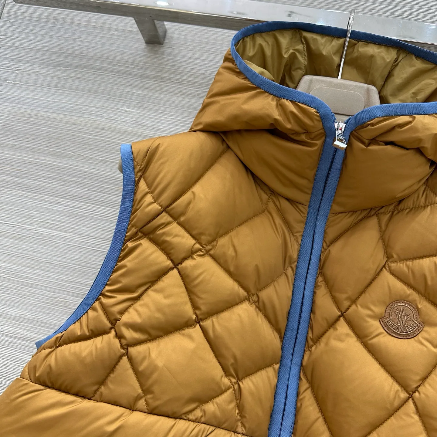 Women's Vests MONCLER 18403765