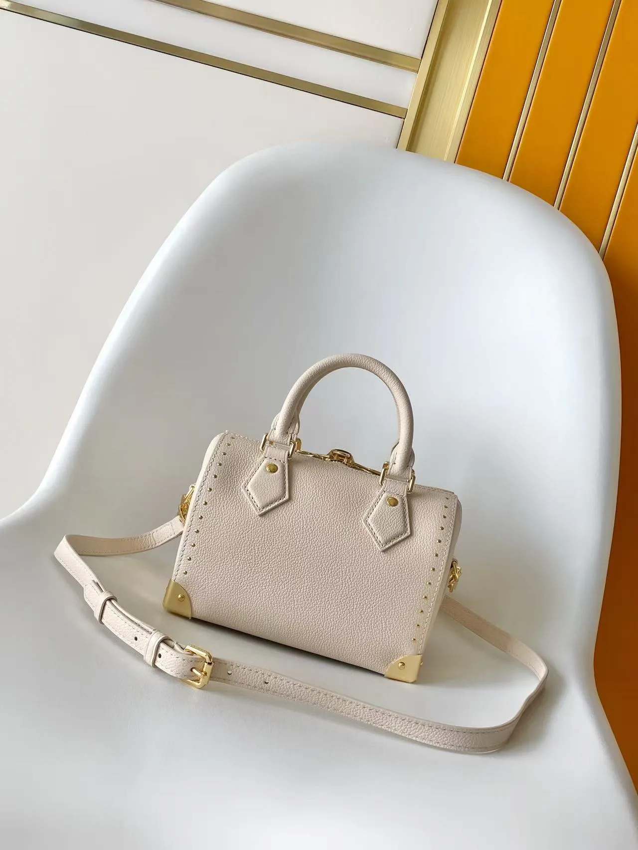 Women's Classic Handbags LOUIS VUITTON 17813550