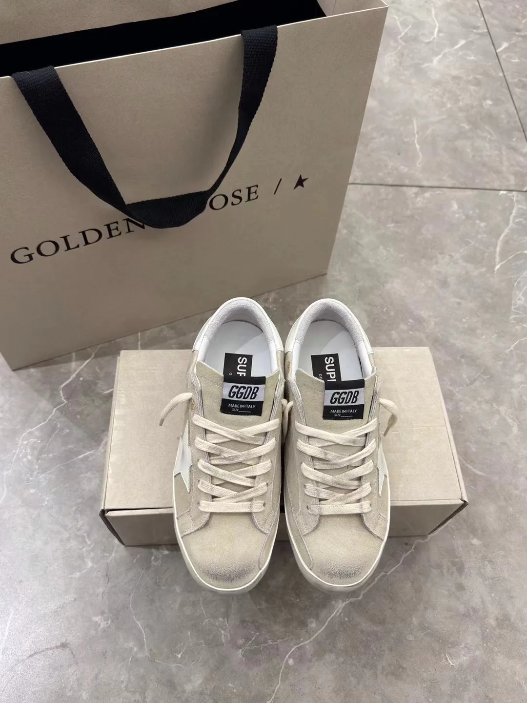 Women's Sneakers GOLDEN GOOSE 18265604