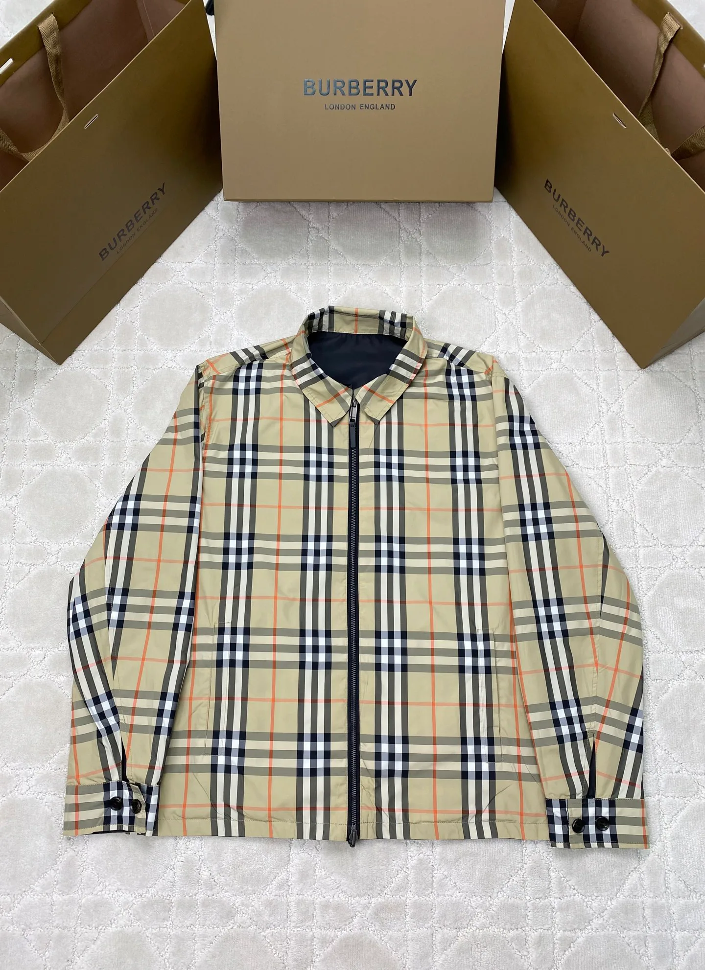 Men's Jackets And Down Jackets BURBERRY 18074125