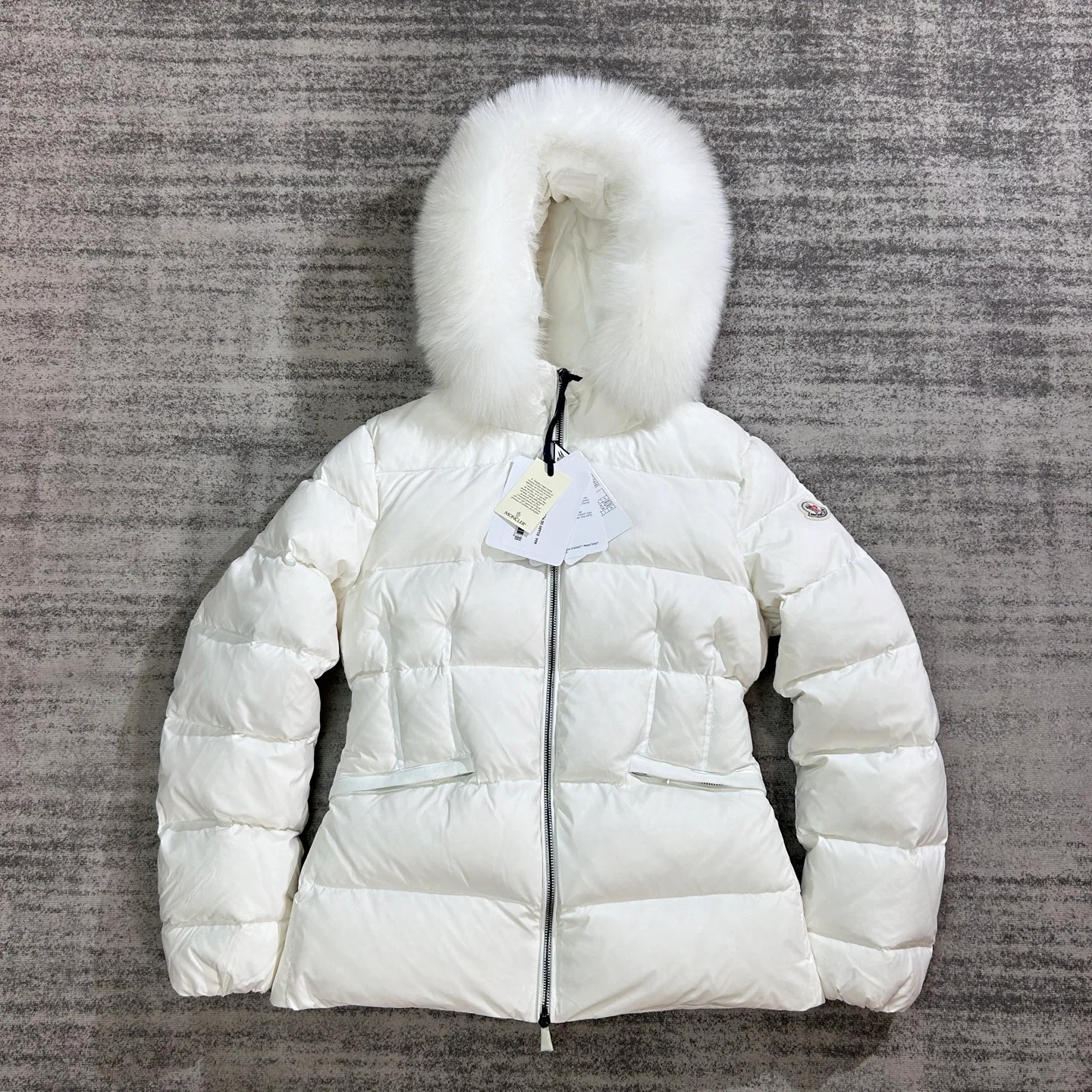 Women's Jackets And Down Jackets MONCLER 17892127
