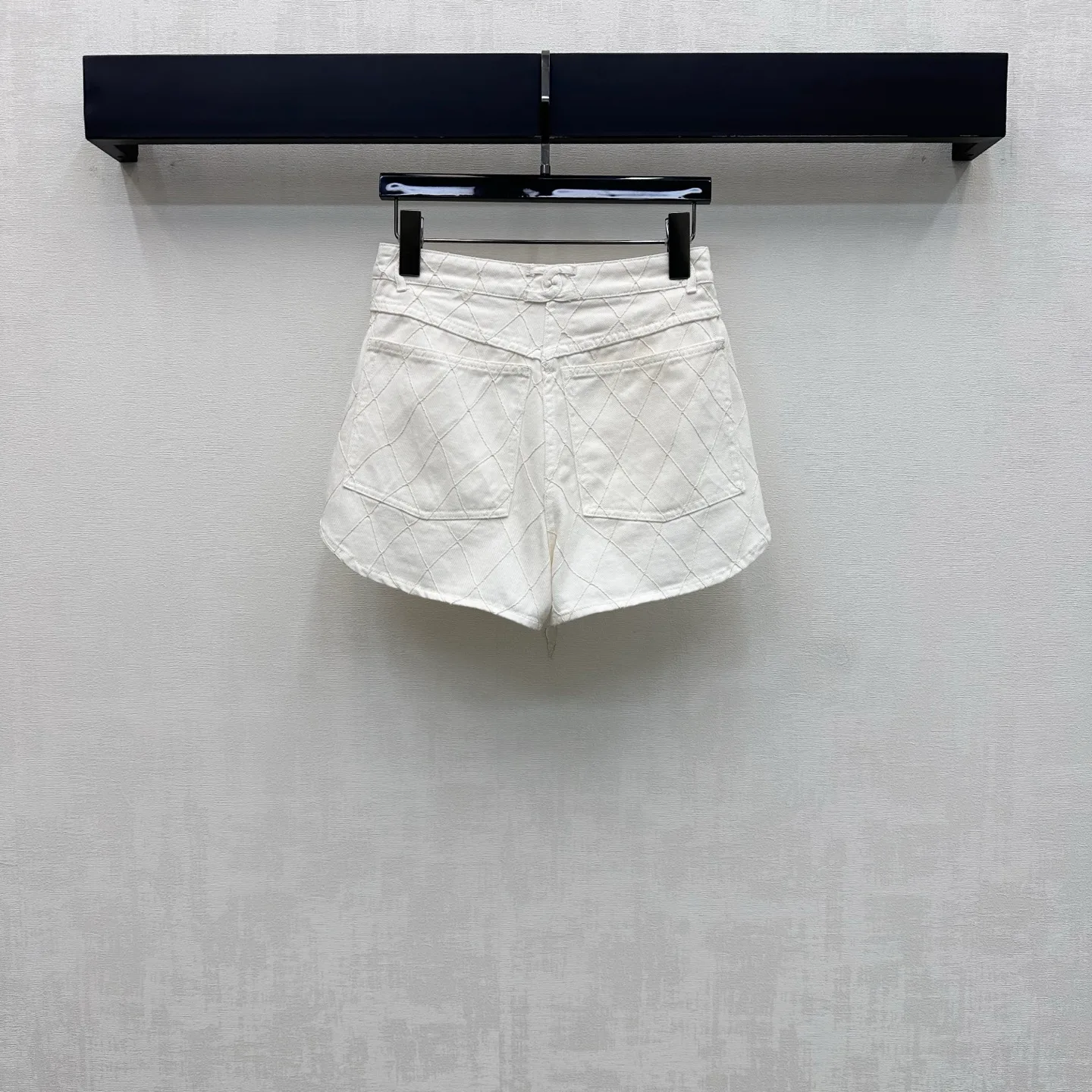 Women's Shorts CHANEL 17737786
