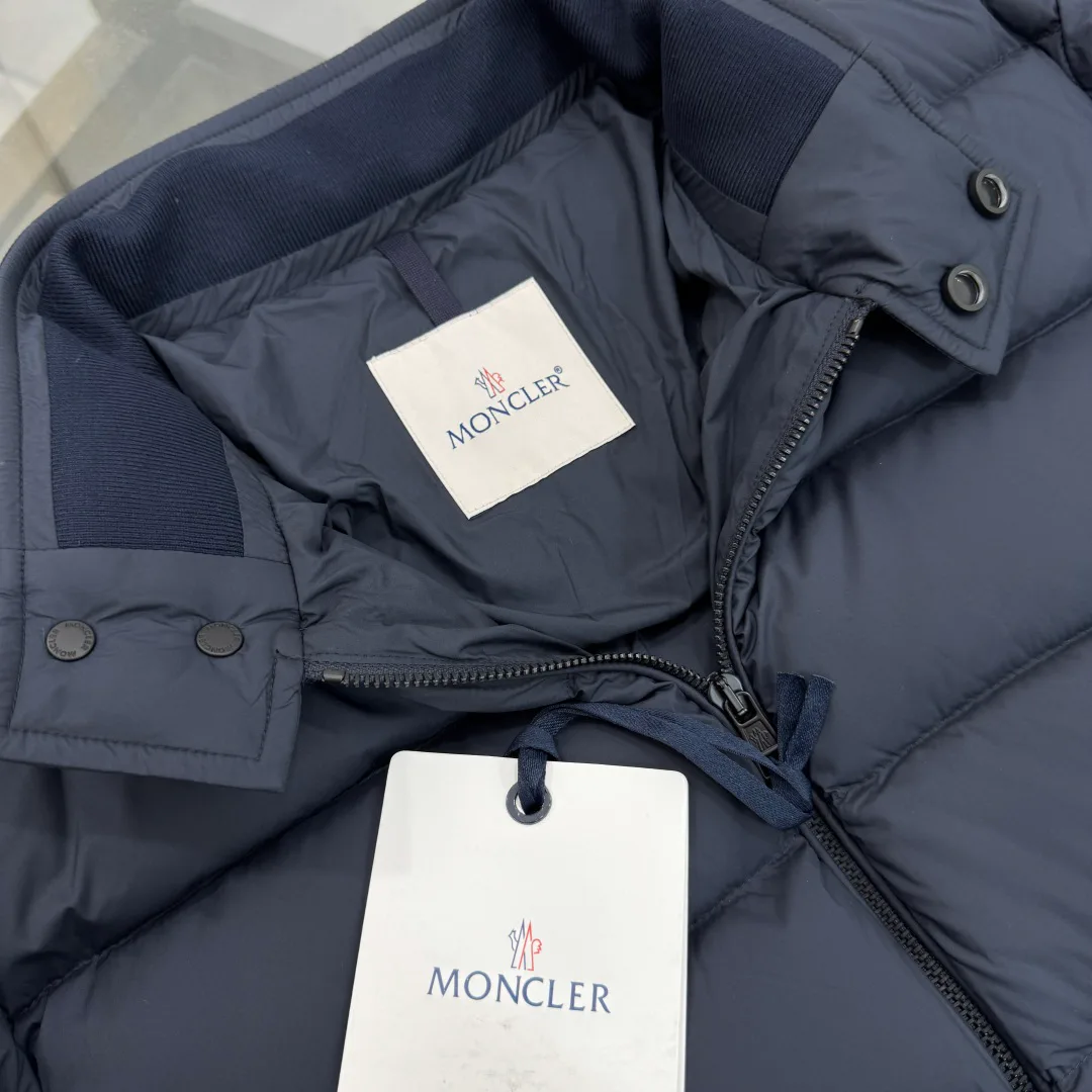 Men's Jackets And Down Jackets MONCLER 17827409