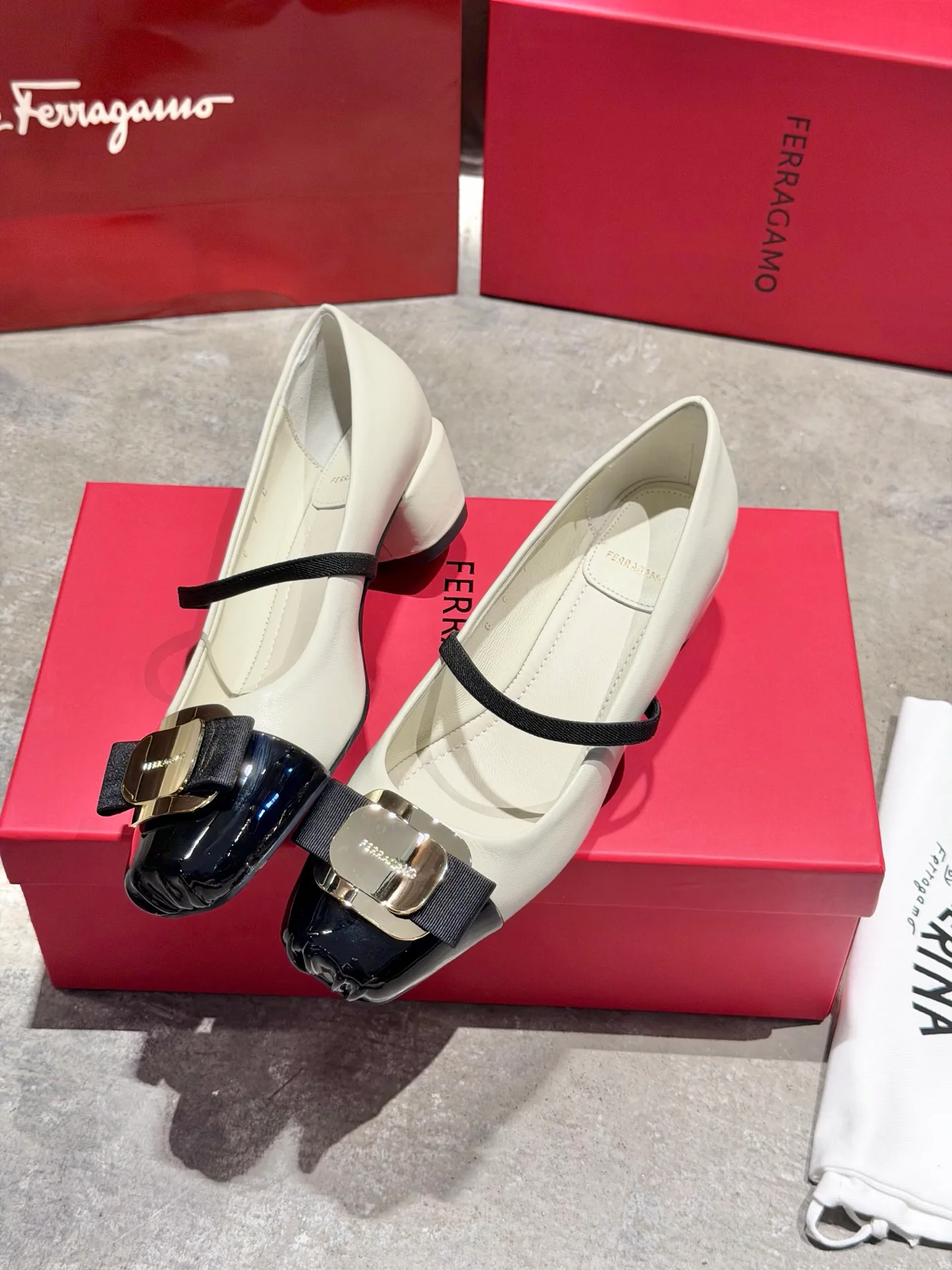 Women's Heels SALVATORE FERRAGAMO 17642553