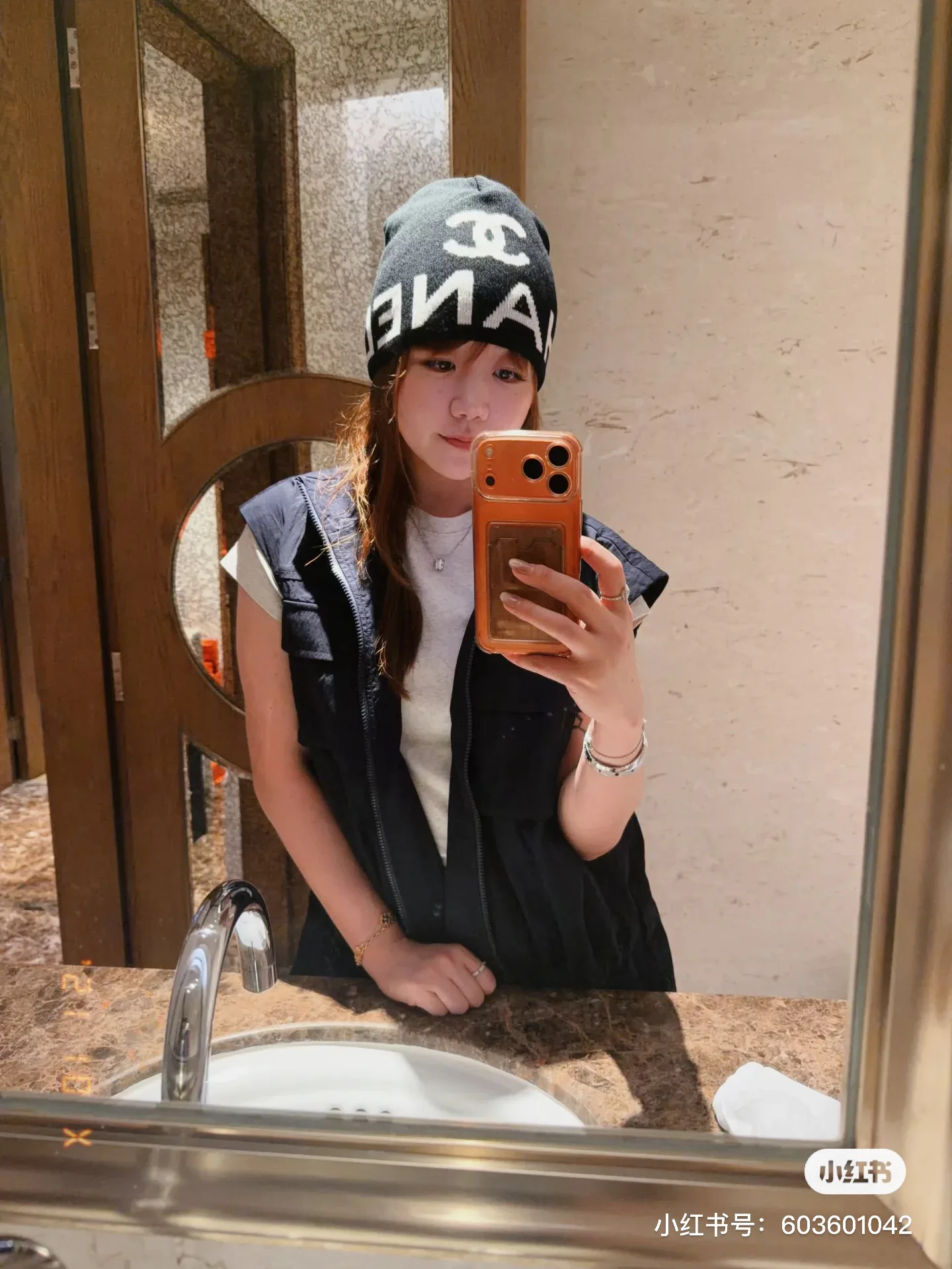 Hats CHANEL 18093225