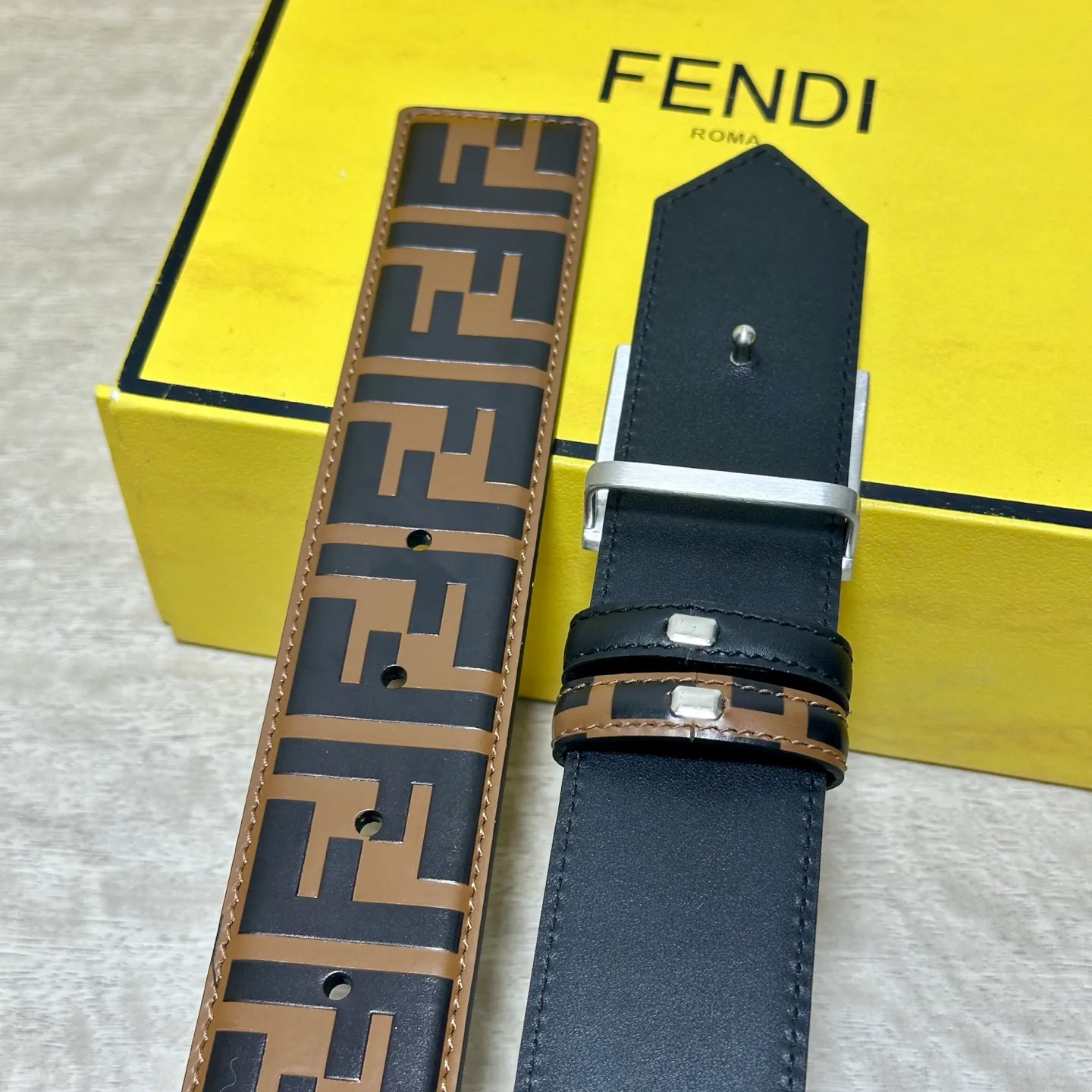 Belts FENDI 17926195
