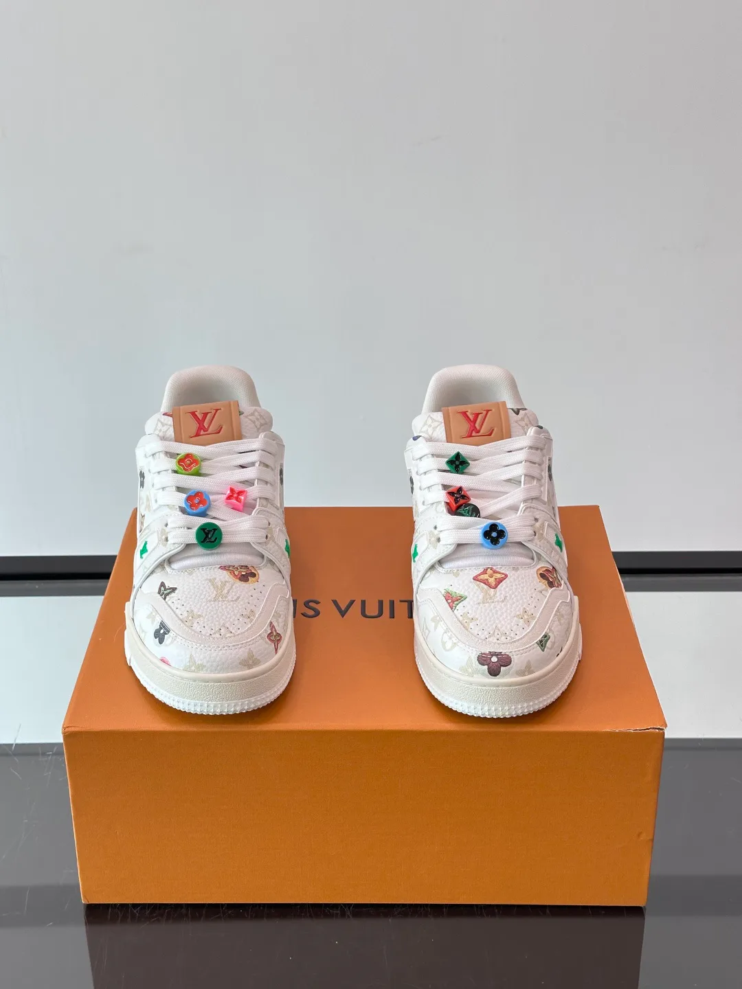 Men's Sneakers LOUIS VUITTON 18400623
