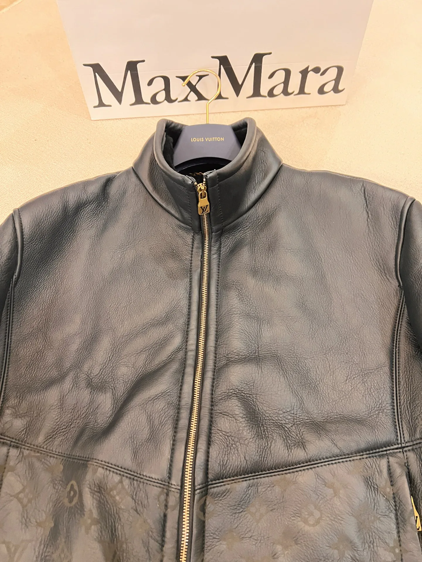 Women's Leather Jackets And Sheepskin Coats LOUIS VUITTON 18408985