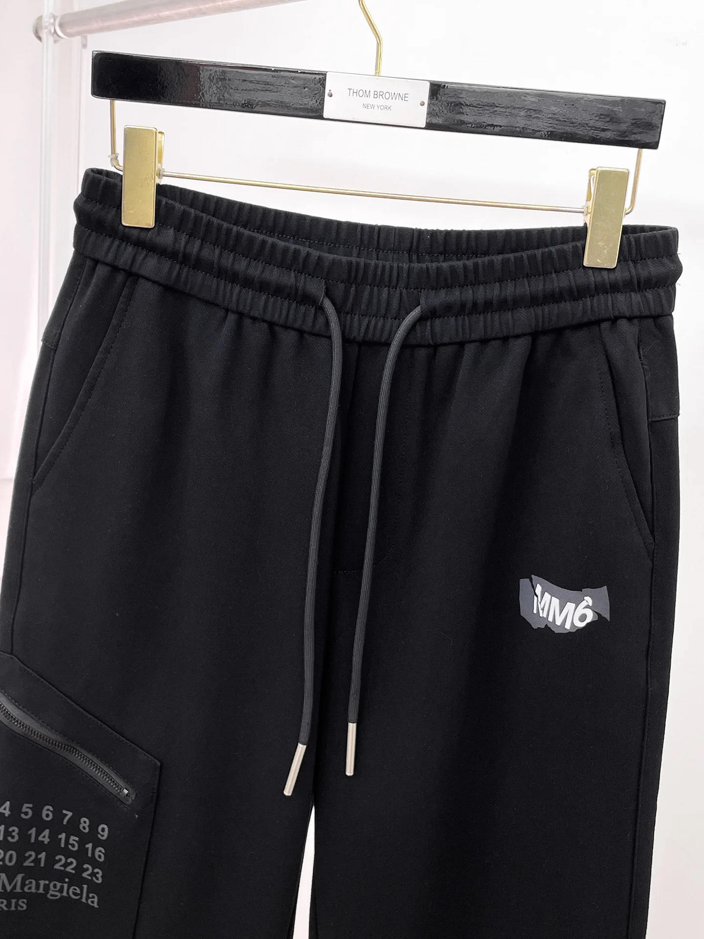 Men's Trousers MAISON MARGIELA 18197351