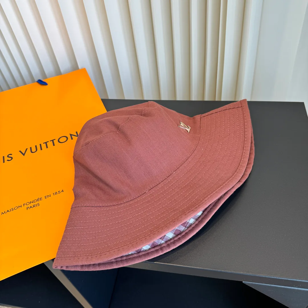 Hats LOUIS VUITTON 17467705
