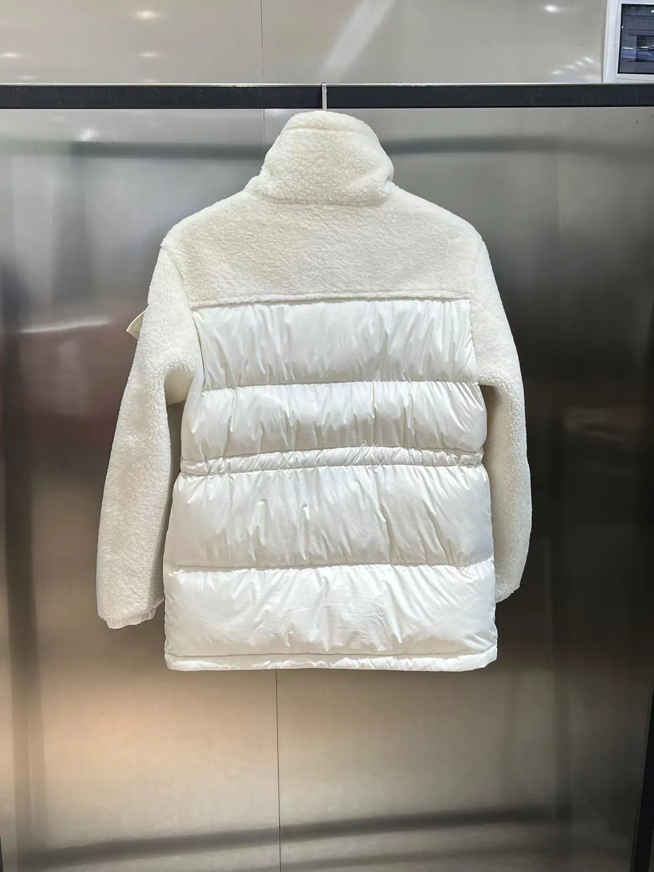 Куртки И Пуховики Женские Moncler 18606646