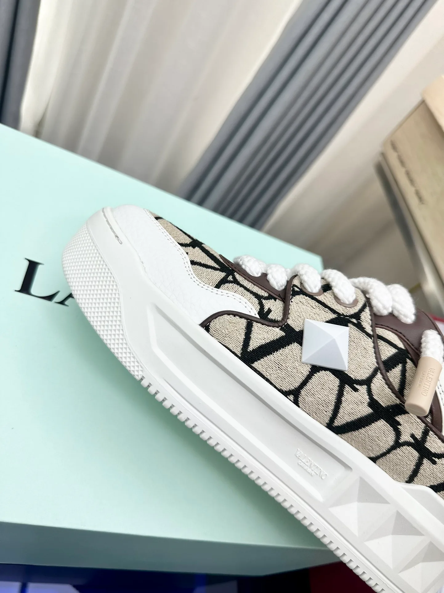 Women's Sneakers VALENTINO 17948616